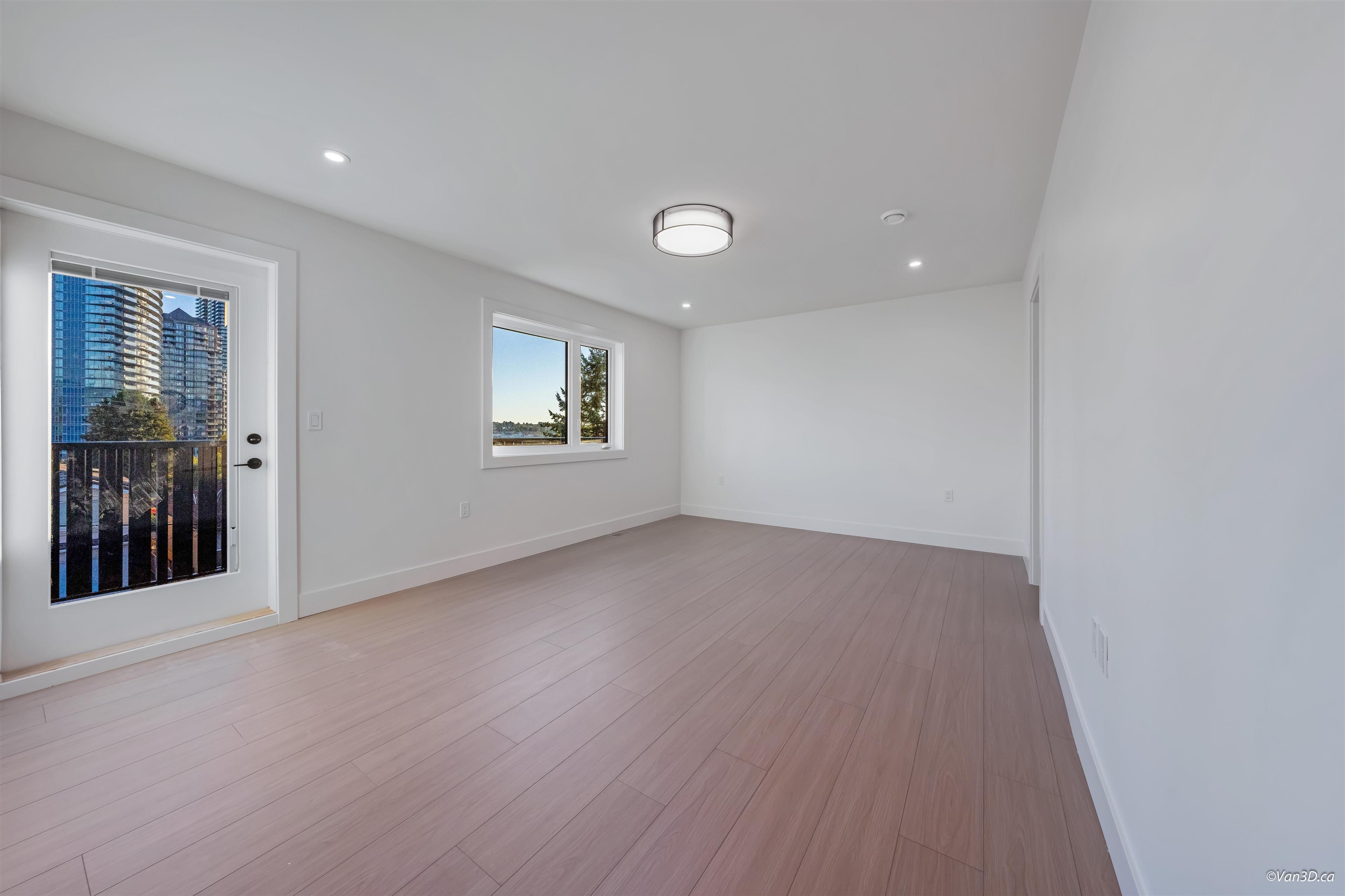 #4 4211 GRAVELEY STREET - 23