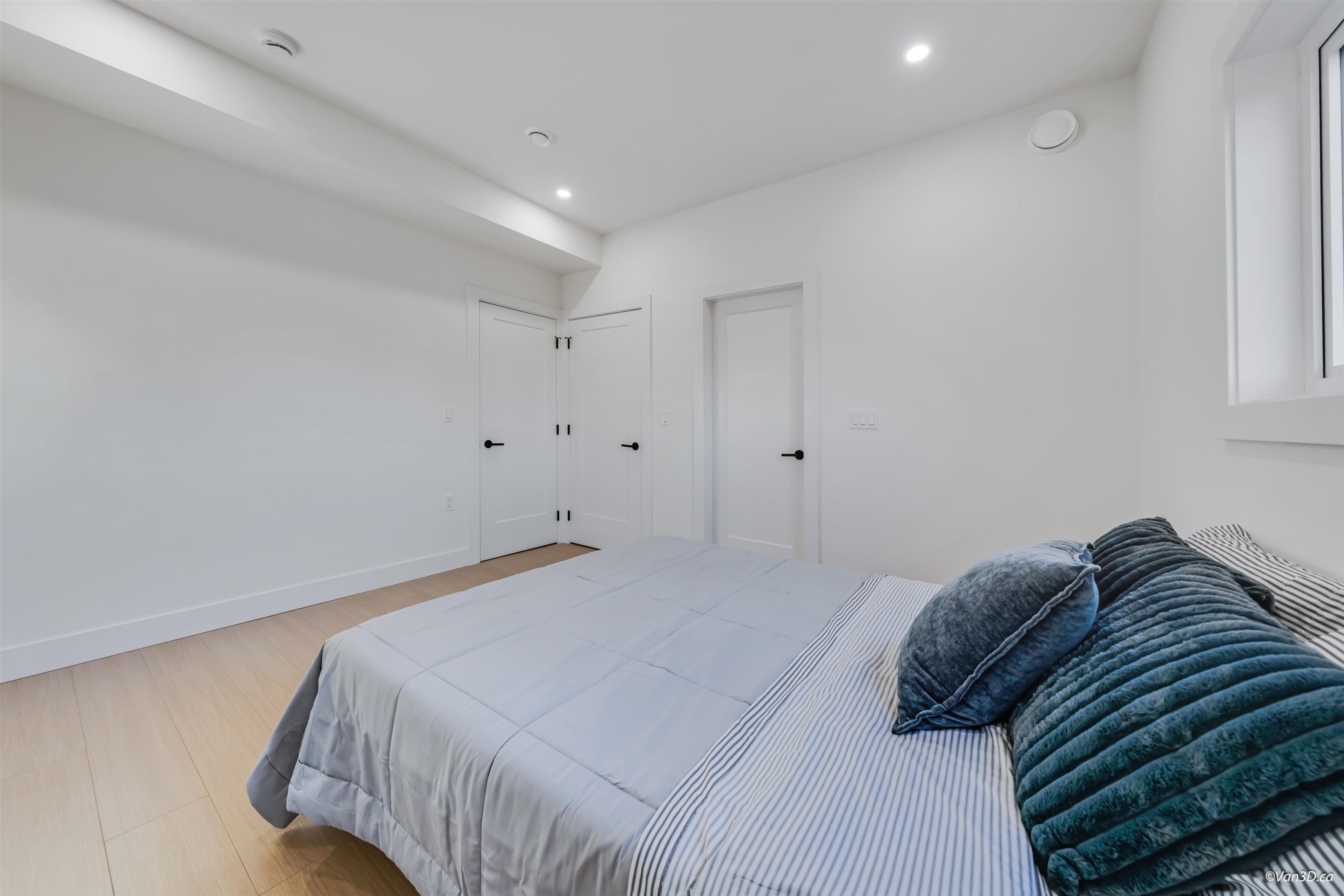 #4 4211 GRAVELEY STREET - 19