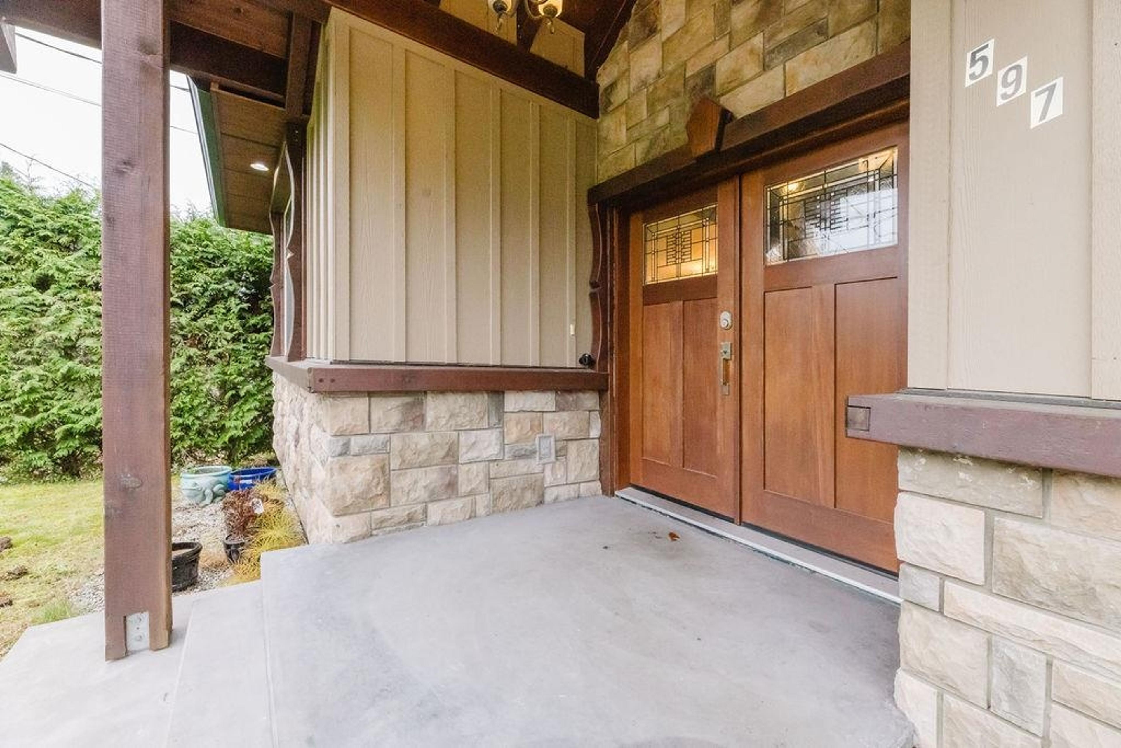 597 OCEANVIEW DRIVE - Image 3