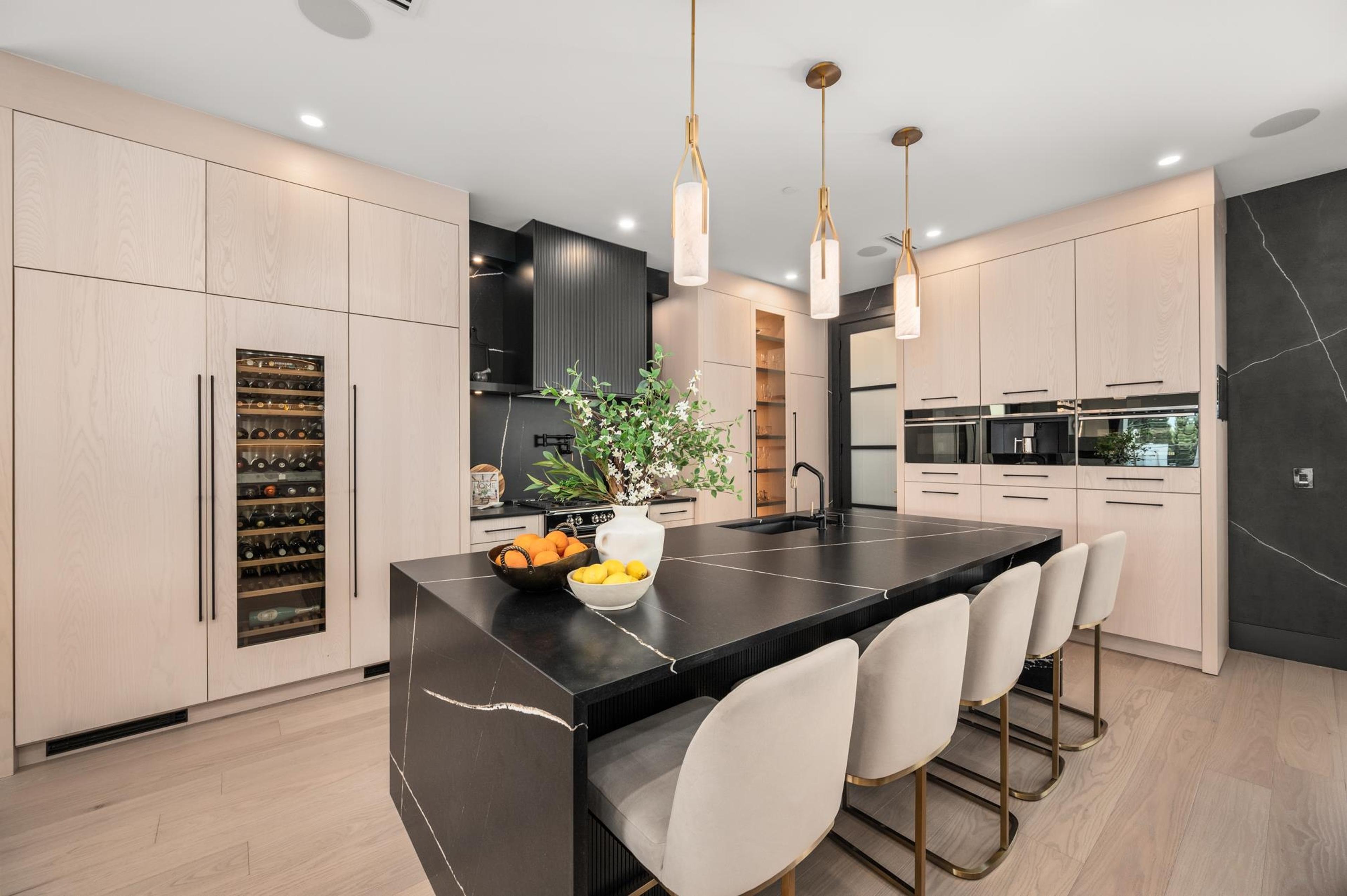 1265 KENT STREET - 12