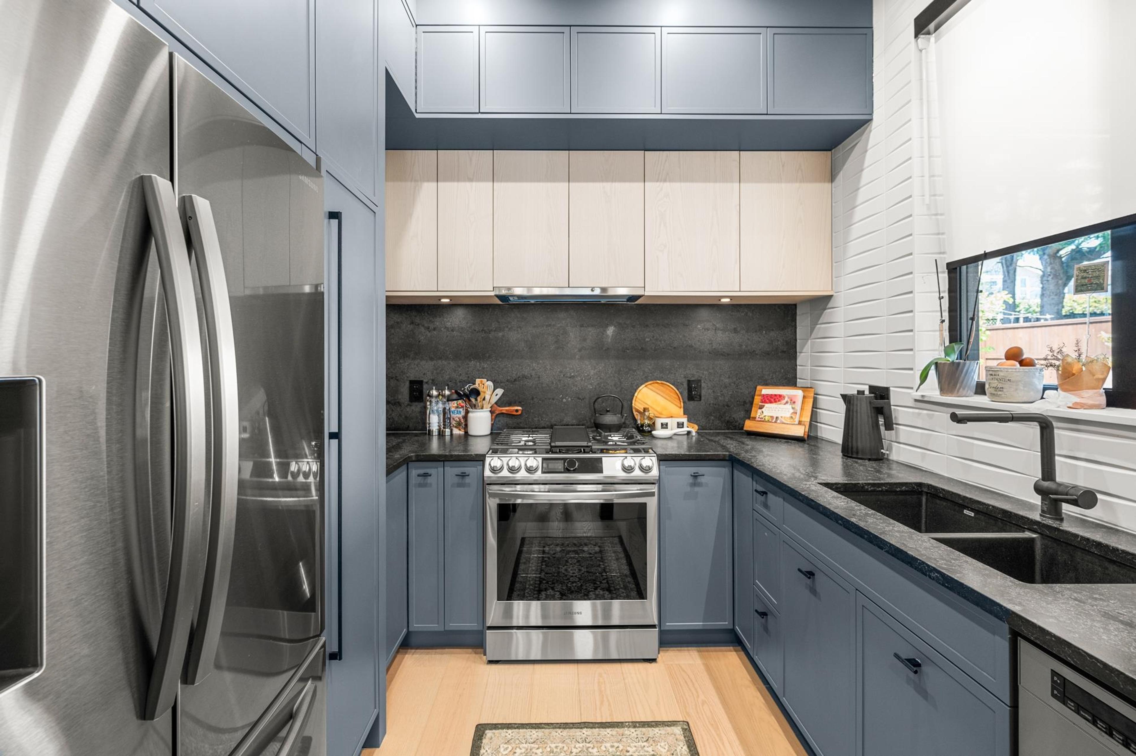 1265 KENT STREET - 26