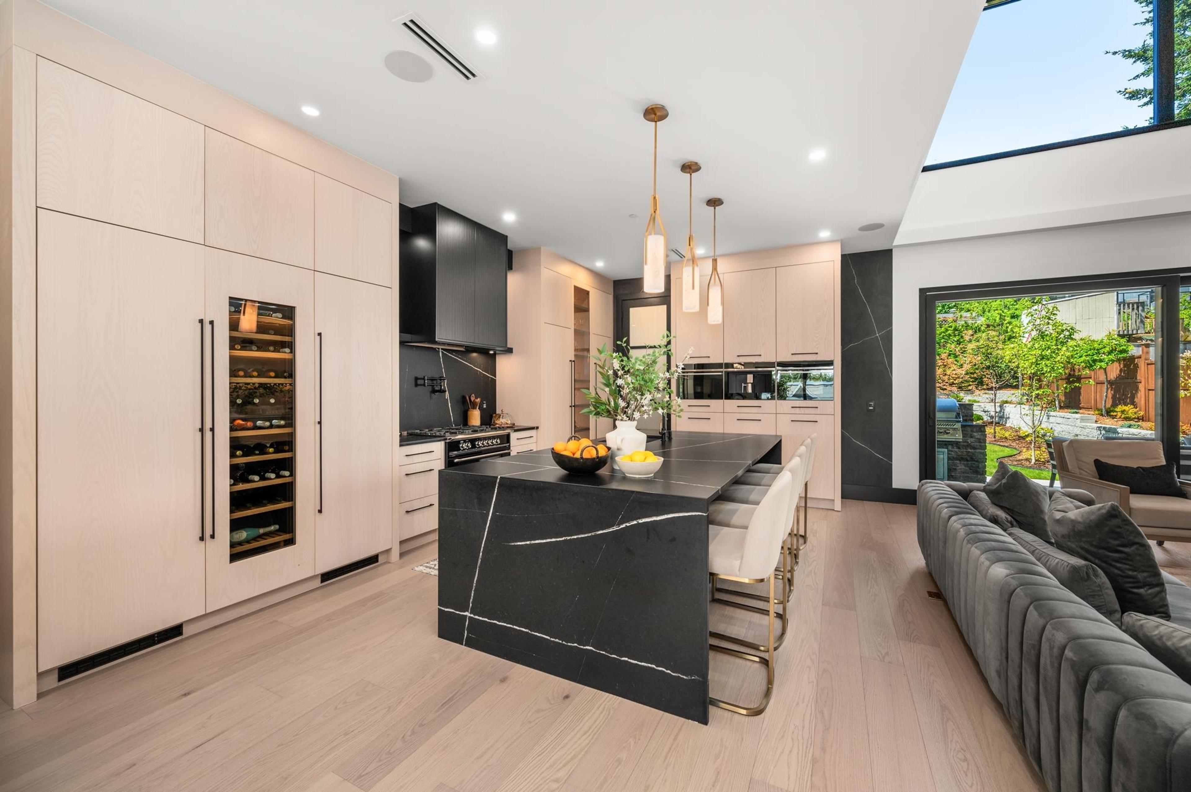 1265 KENT STREET - 9