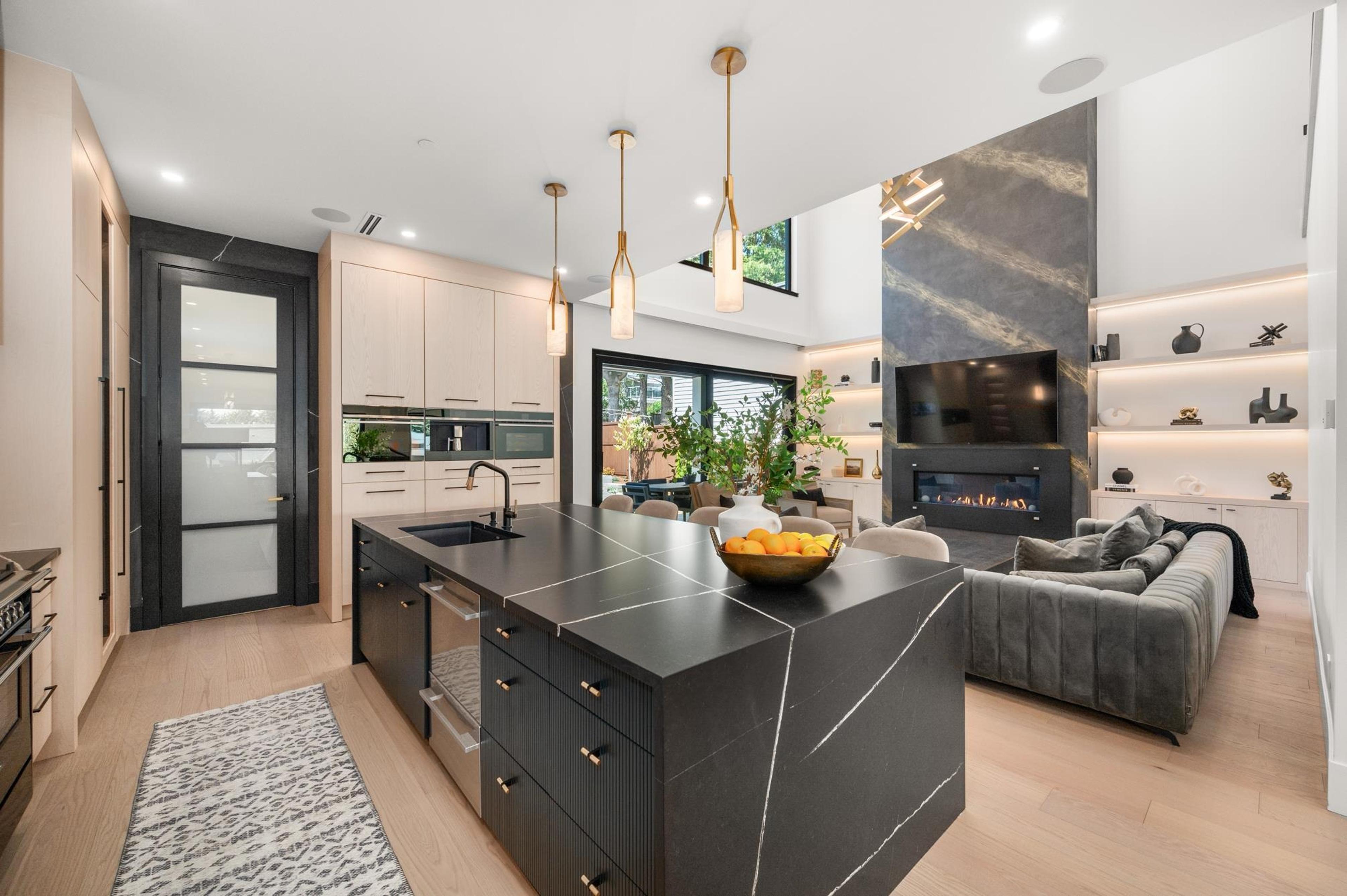 1265 KENT STREET - 10