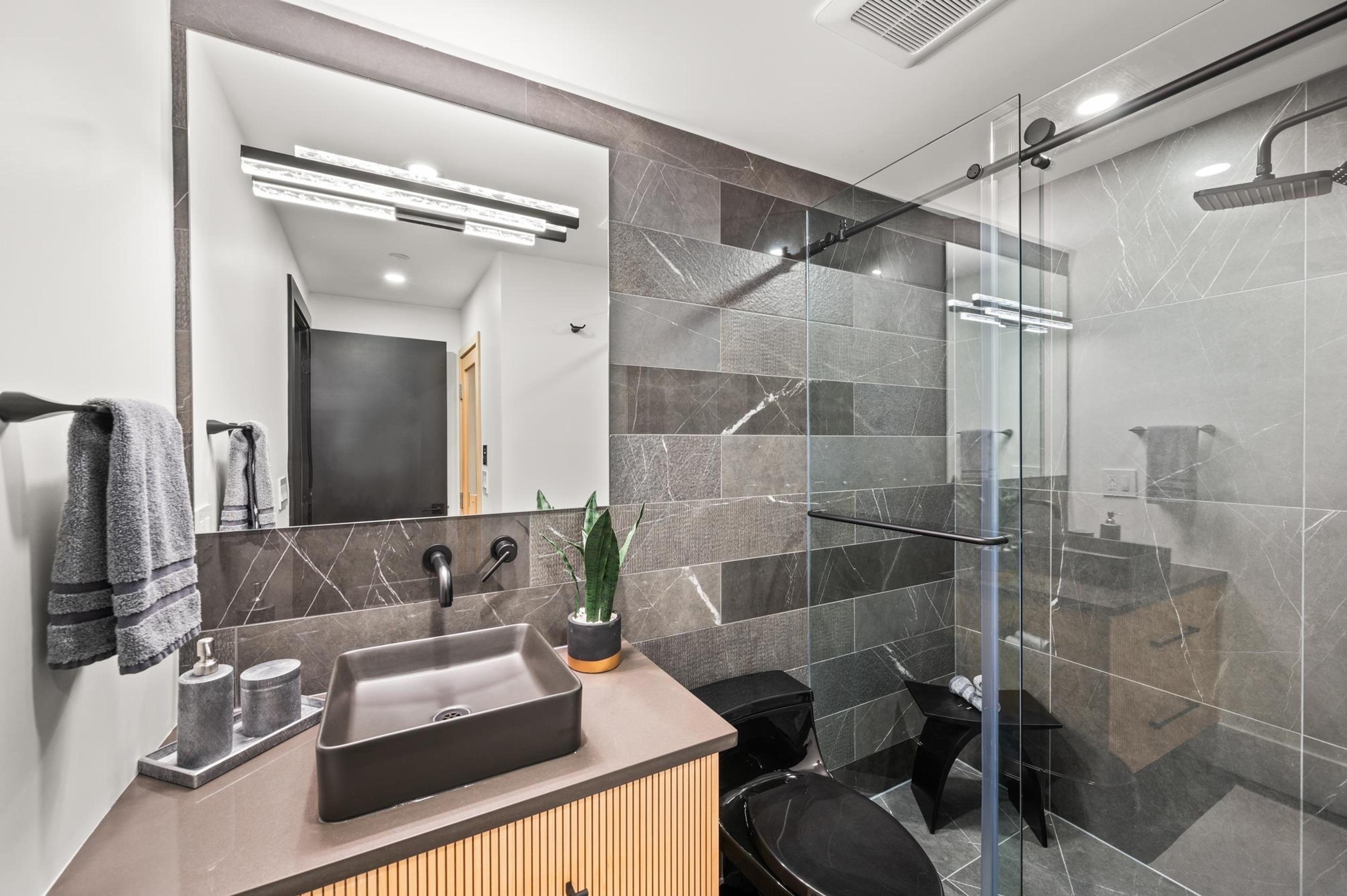 1265 KENT STREET - 35