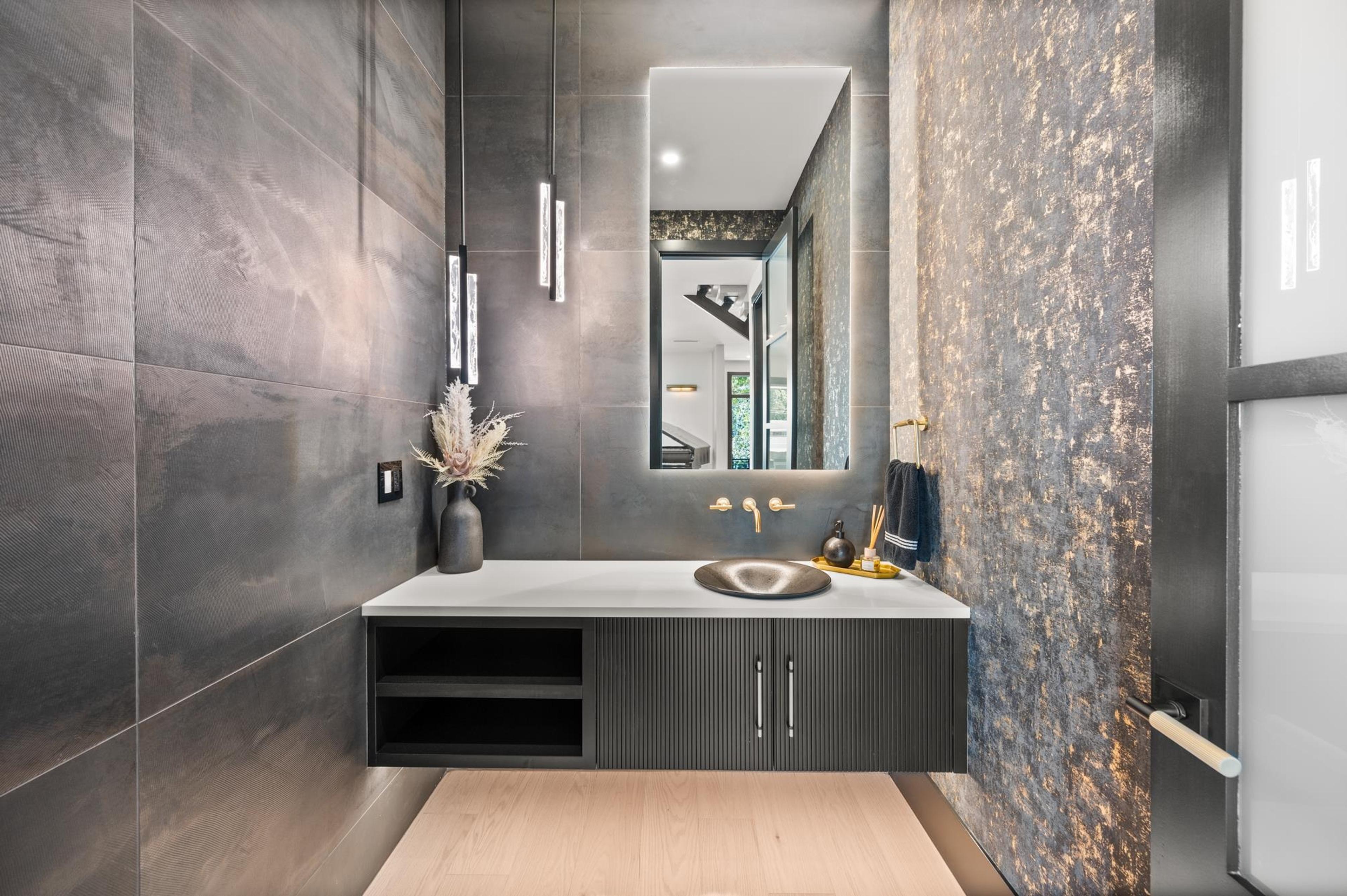 1265 KENT STREET - 8