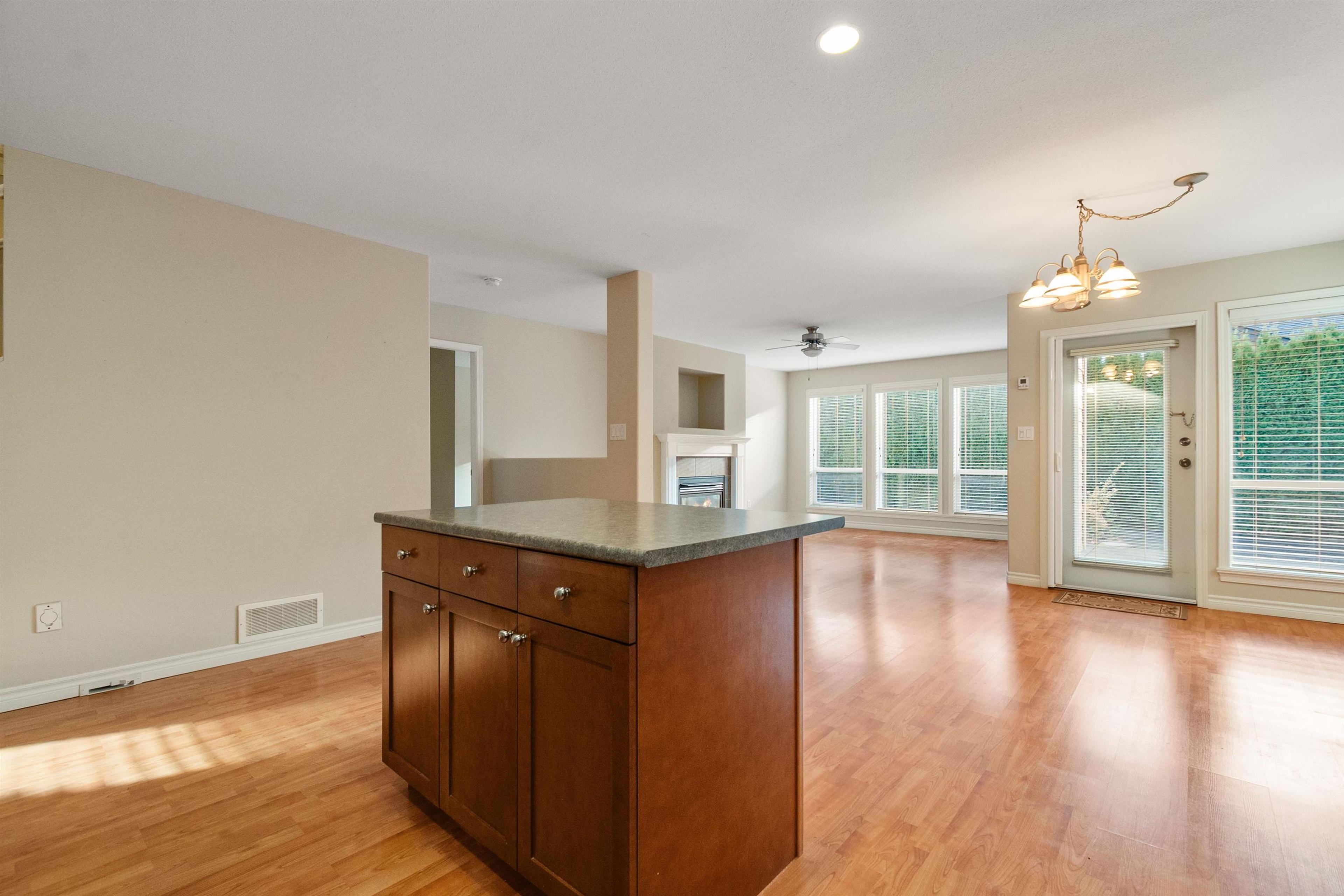 #15 7291 MORROW ROAD - 16