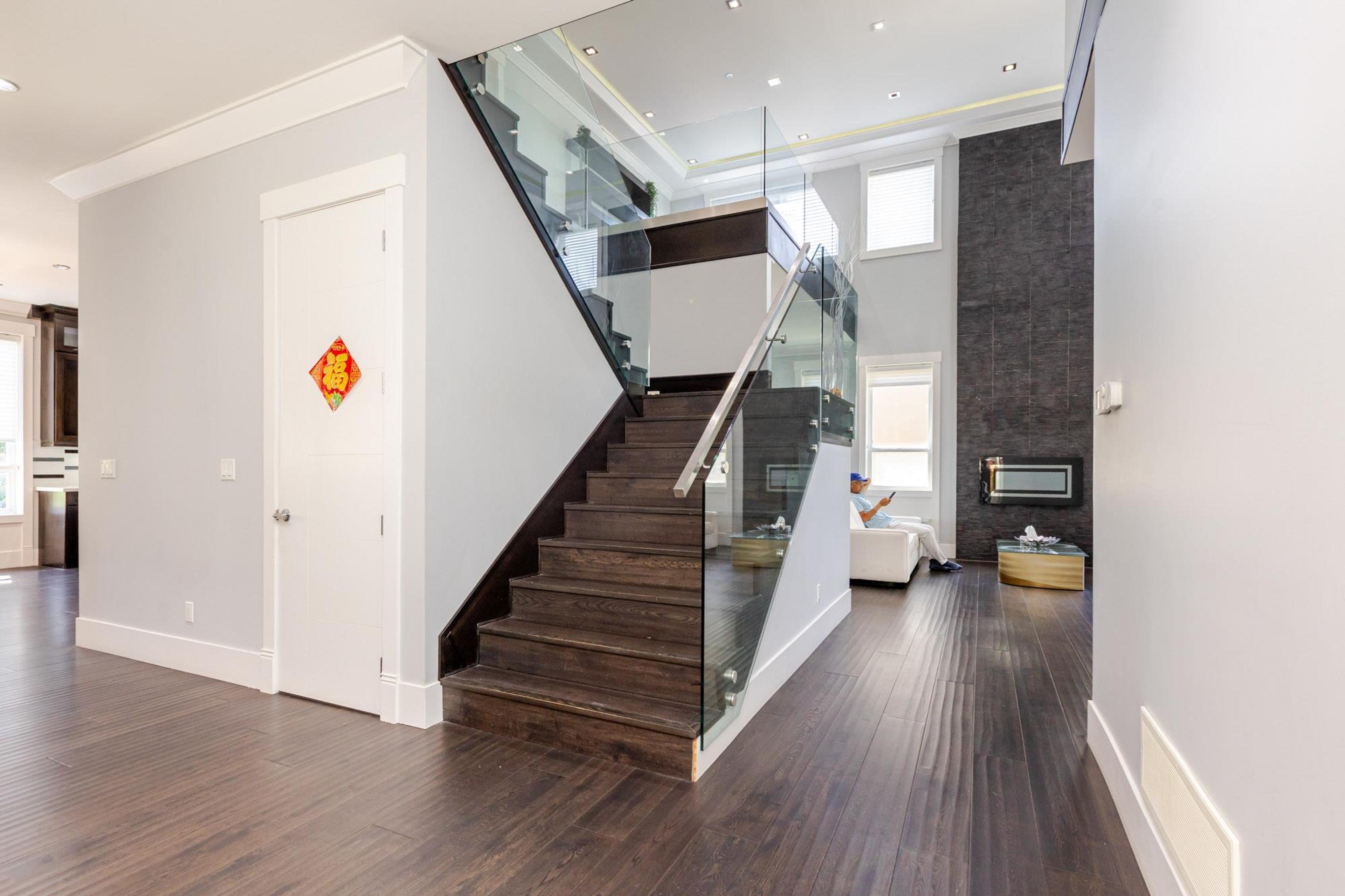 1540 MAPLE STREET - 6