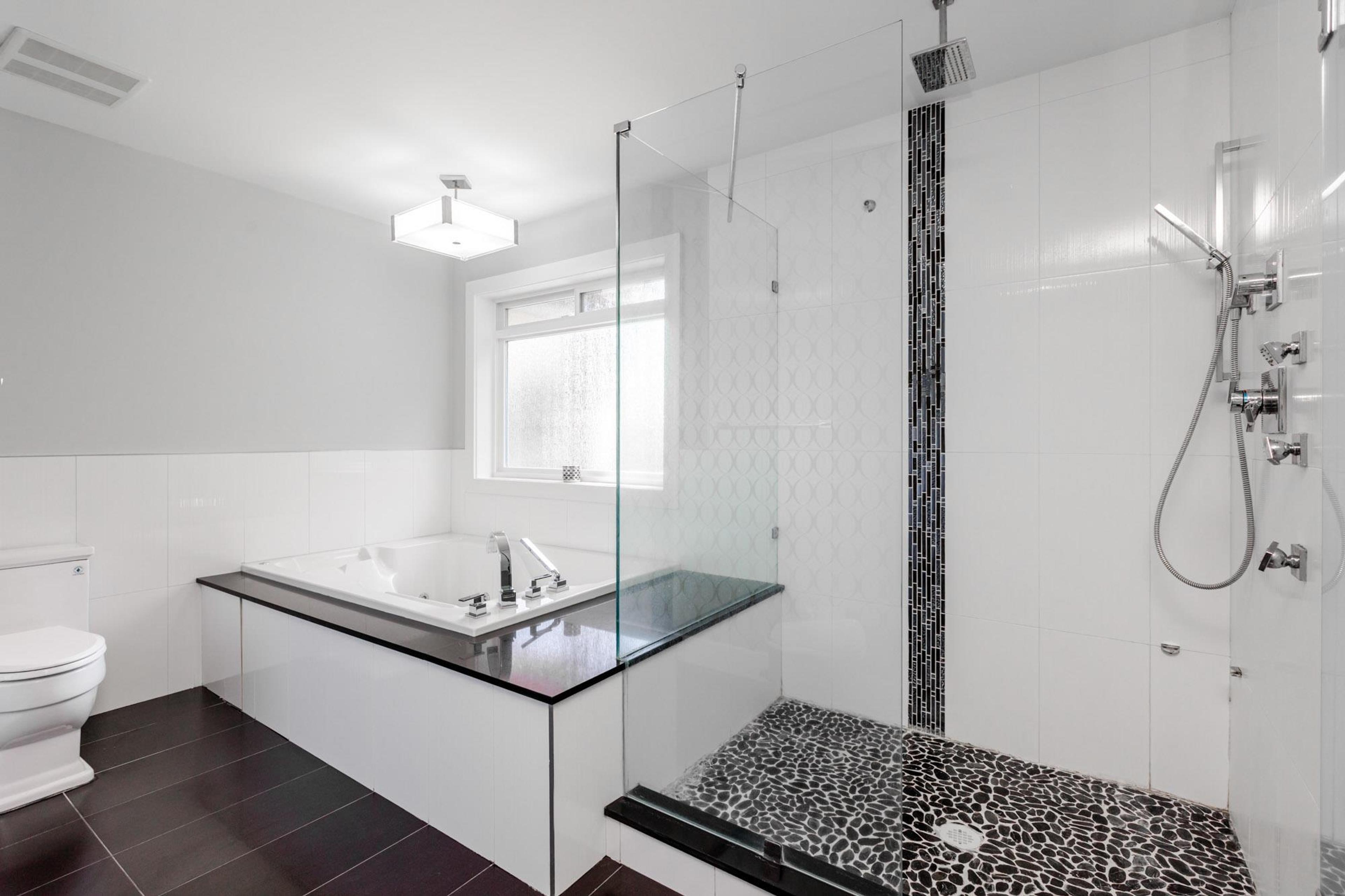 1540 MAPLE STREET - 22