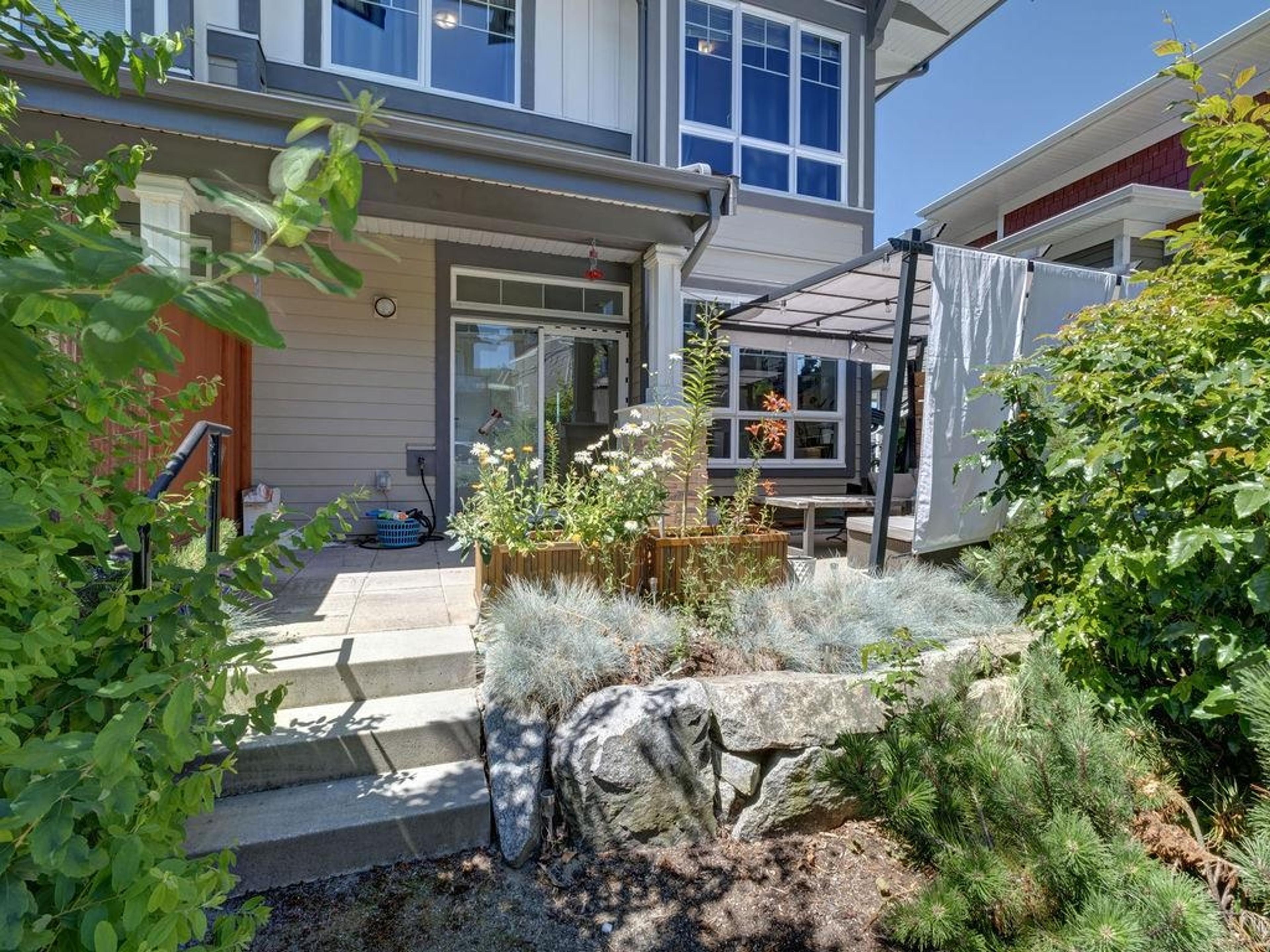 5968 Beachgate Lane, Sechelt - Exteriors - Photo 9