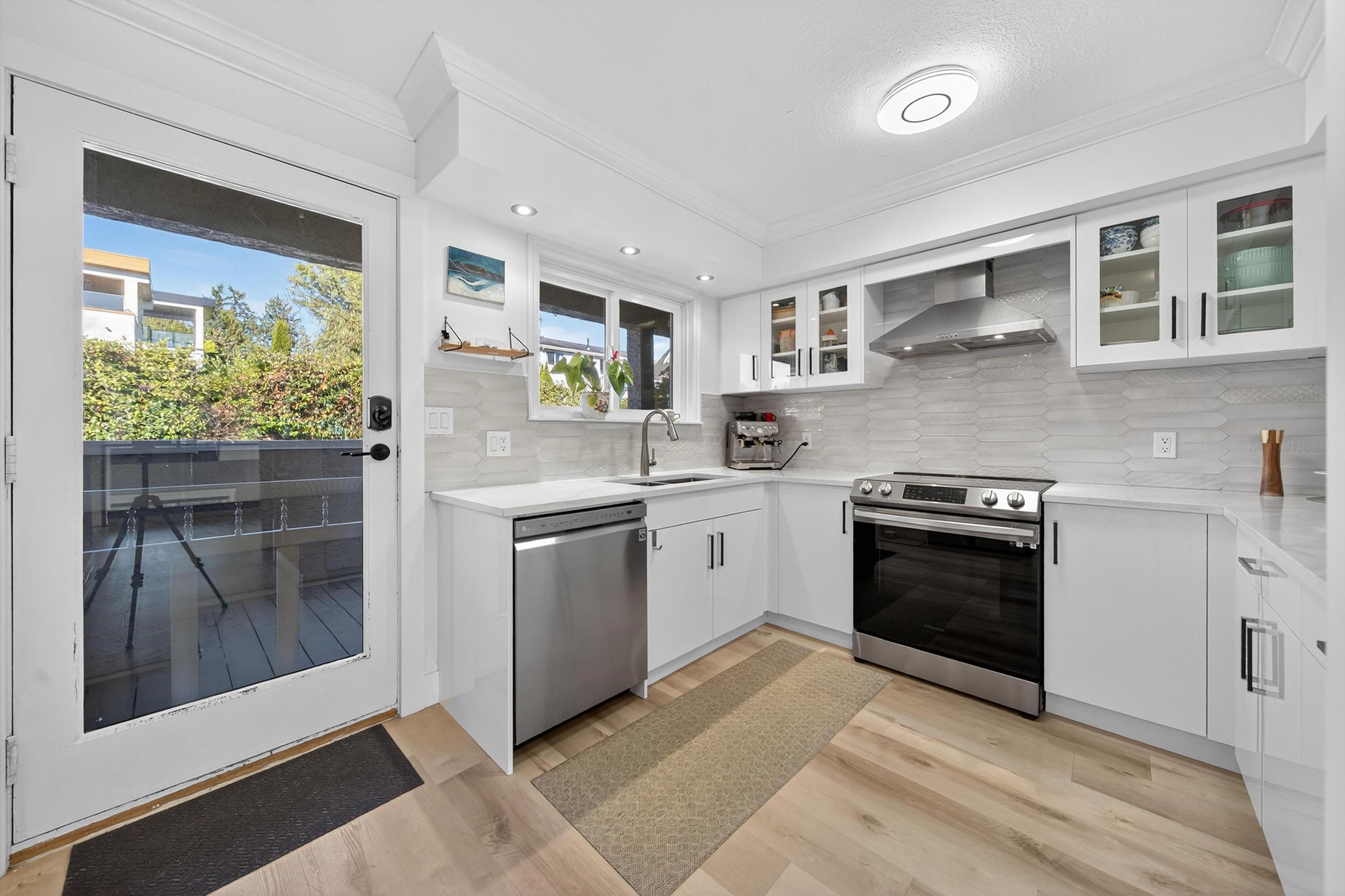 #11 15971 MARINE DRIVE - 13