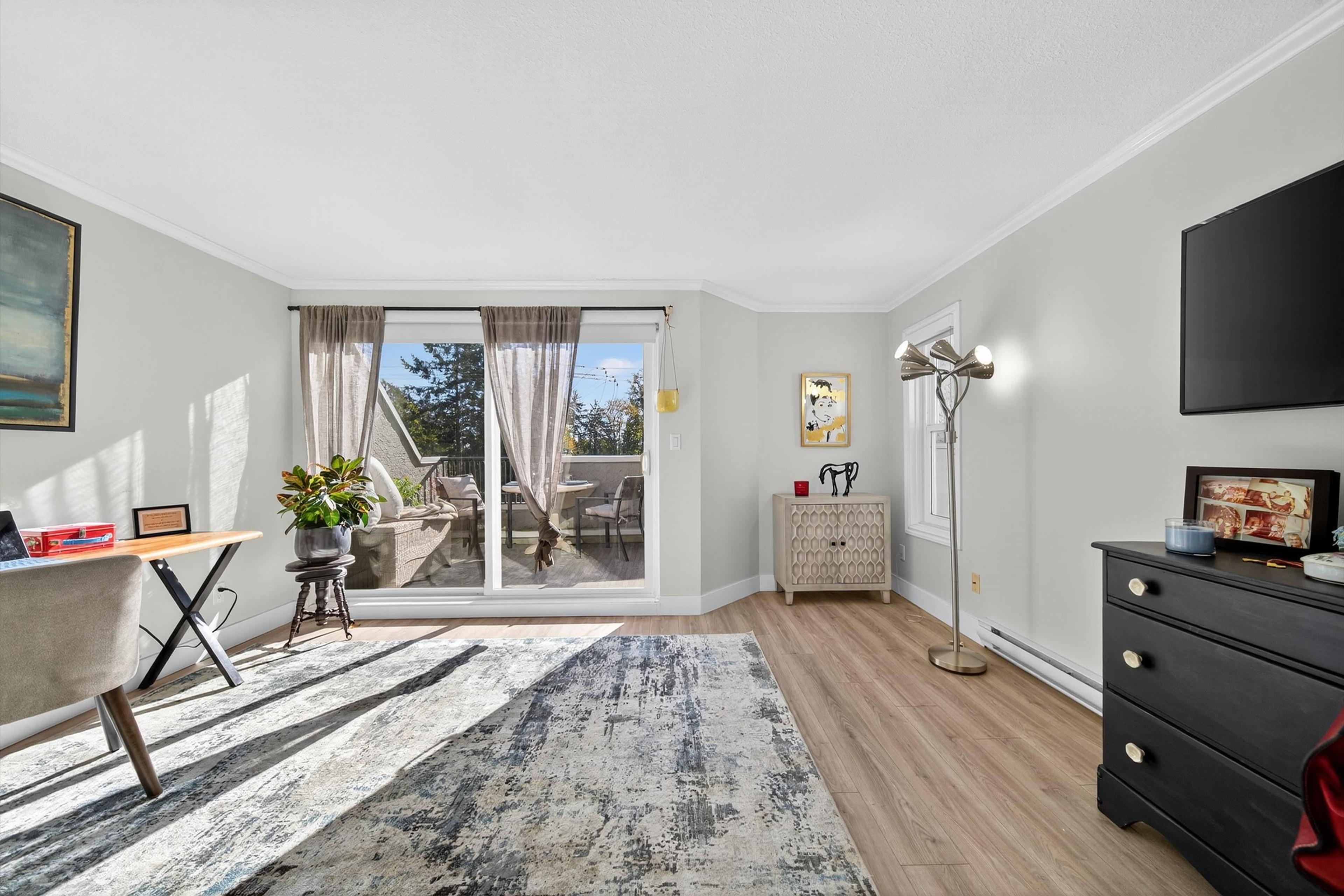 #11 15971 MARINE DRIVE - 16