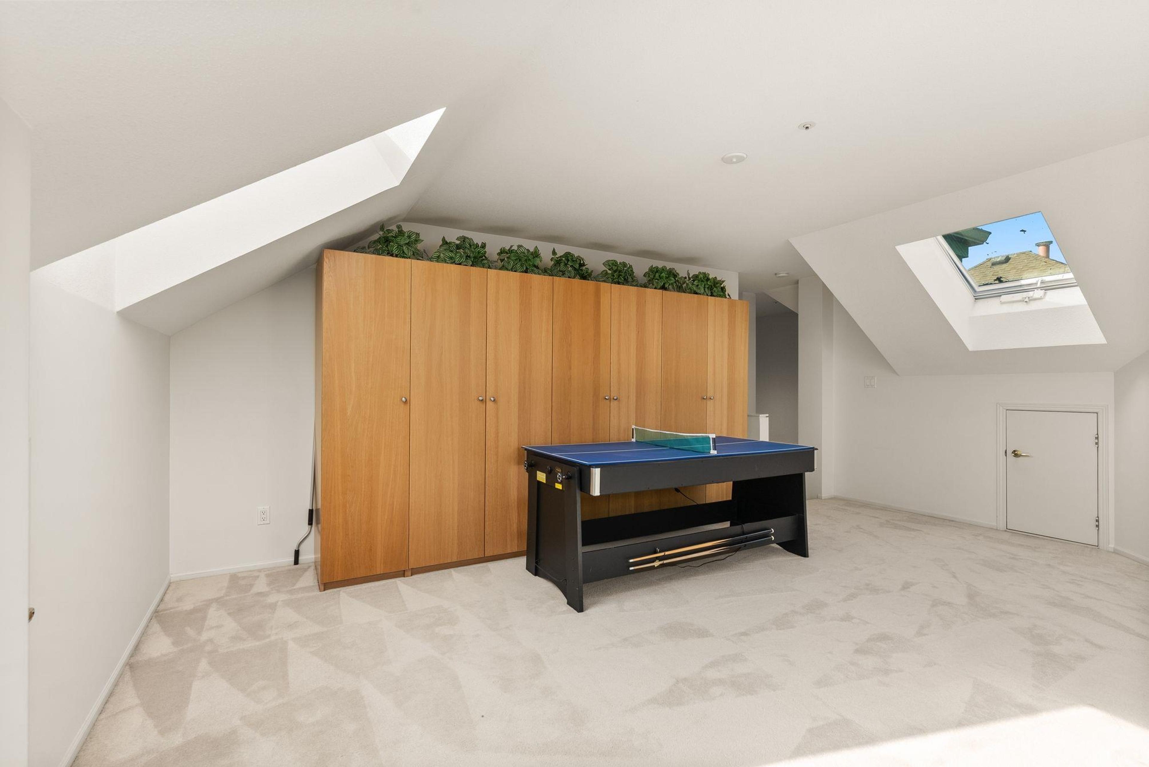 #404 1576 MERKLIN STREET - 28