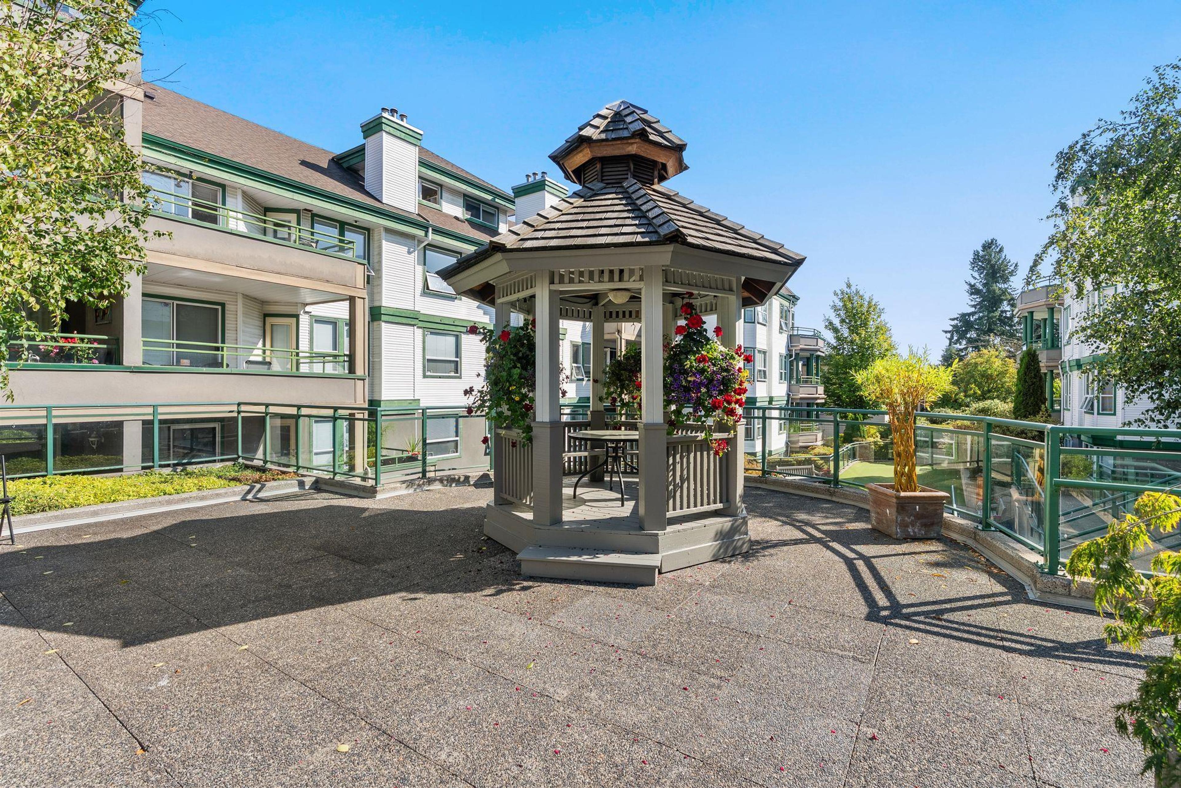 #404 1576 MERKLIN STREET - 38