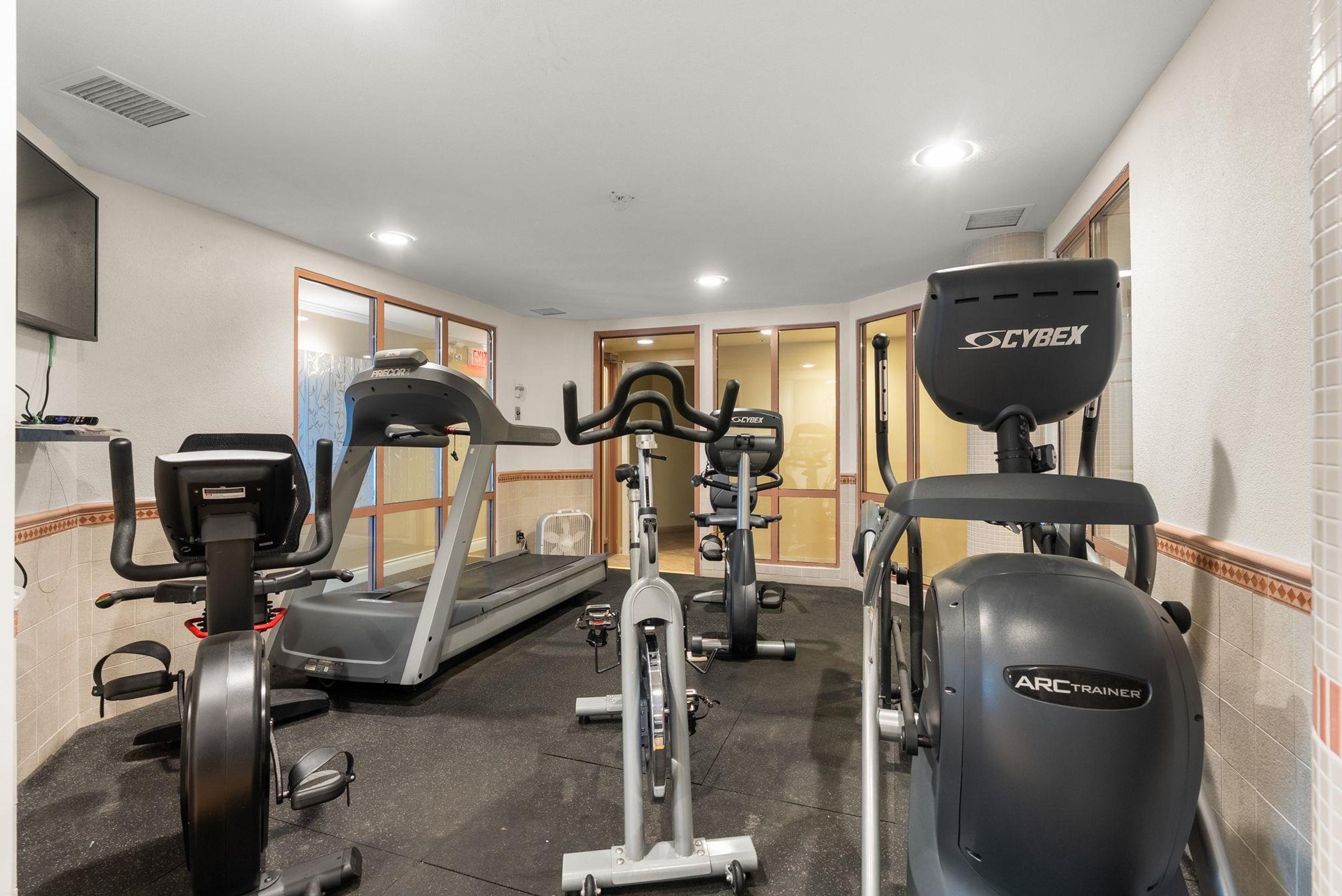 #404 1576 MERKLIN STREET - 33