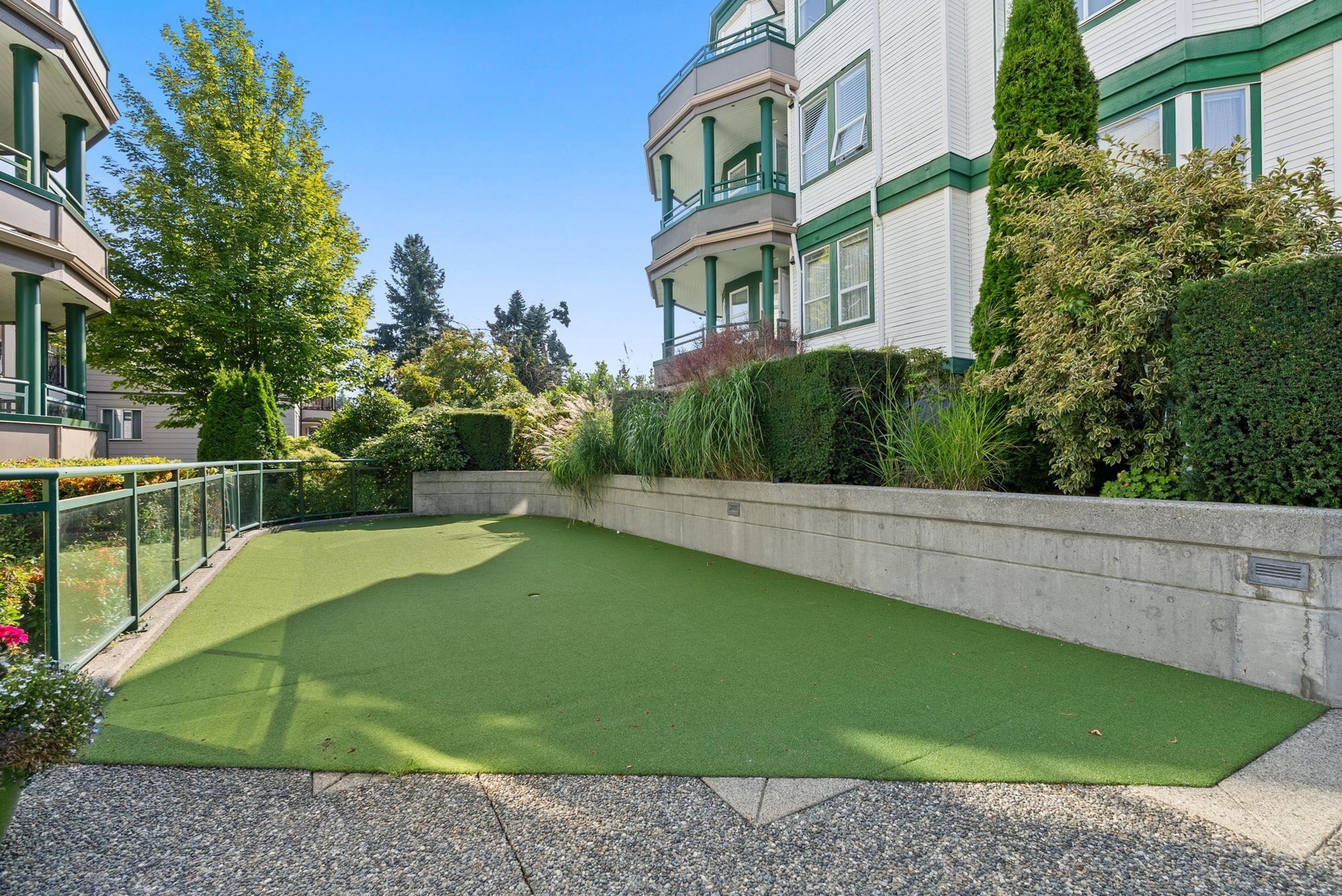 #404 1576 MERKLIN STREET - 39