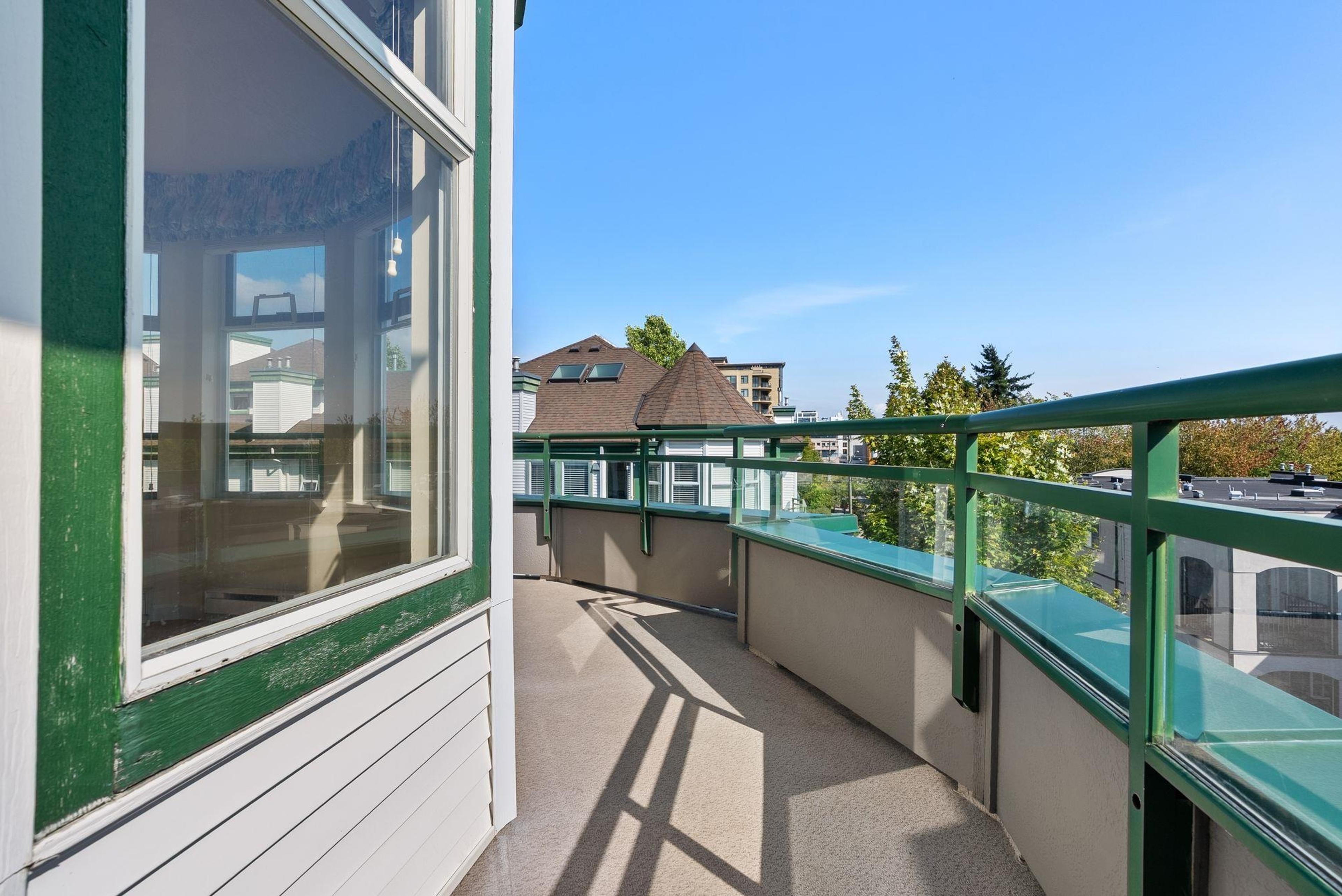 #404 1576 MERKLIN STREET - 29