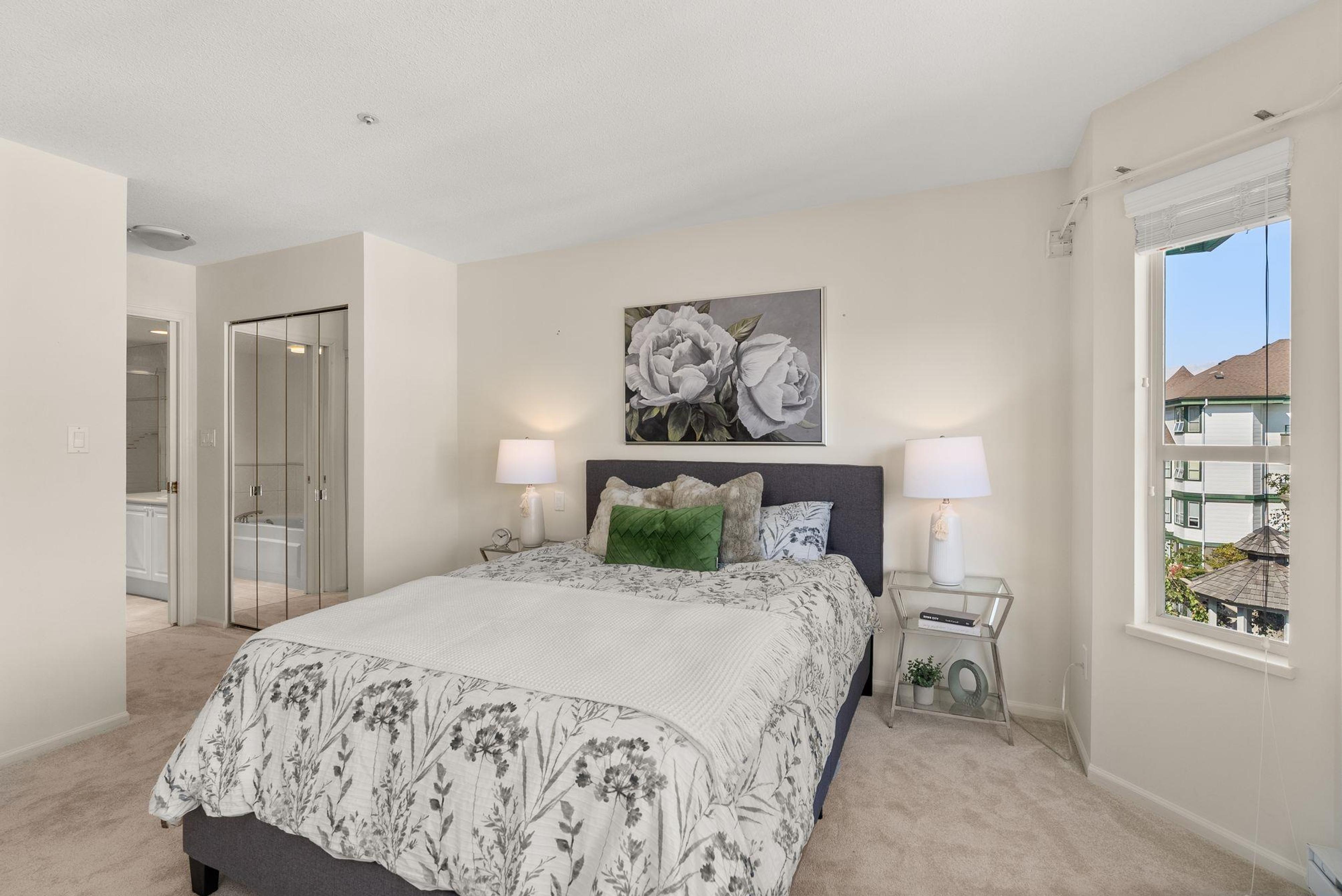 #404 1576 MERKLIN STREET - 25