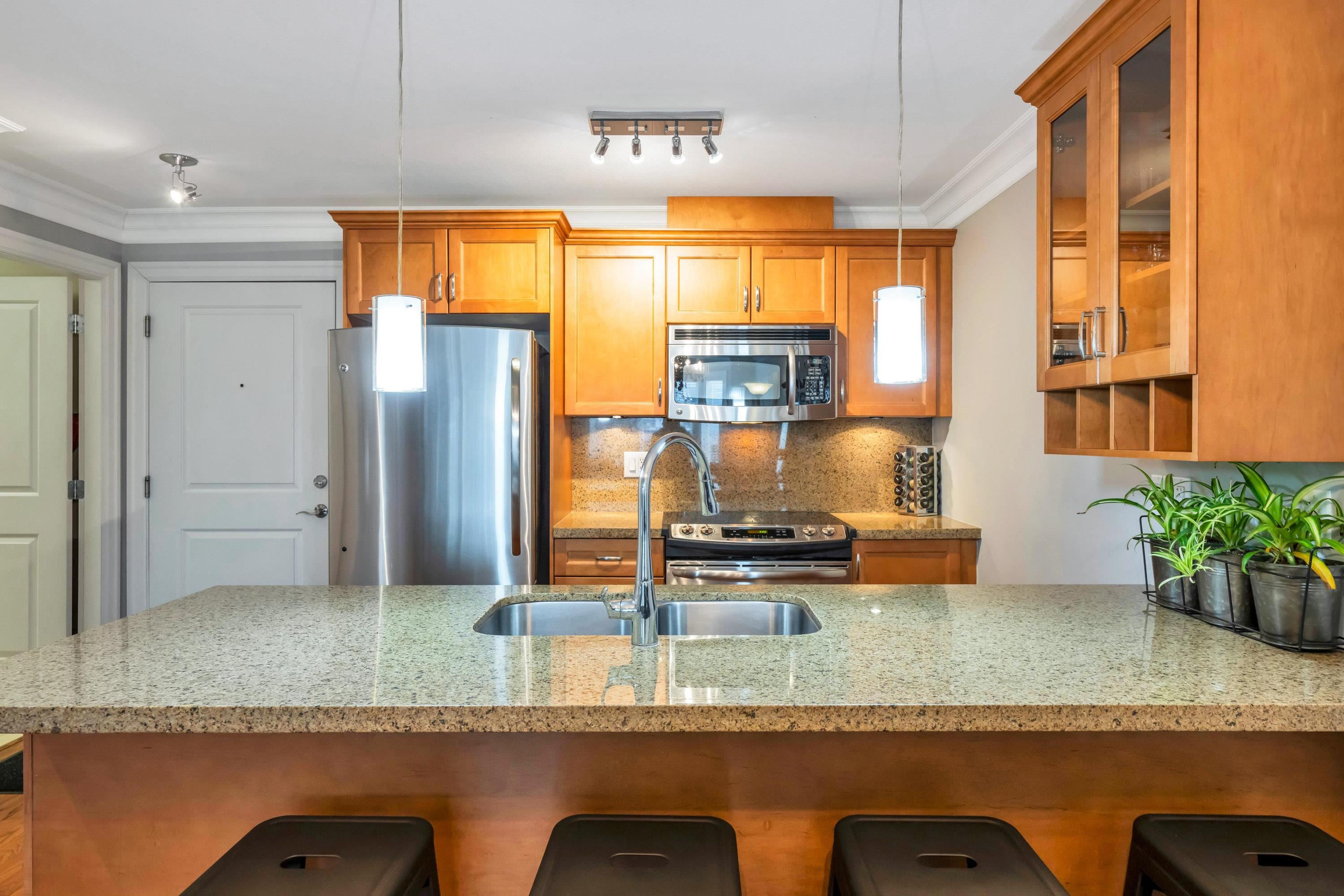 #206 15357 ROPER AVENUE - 12