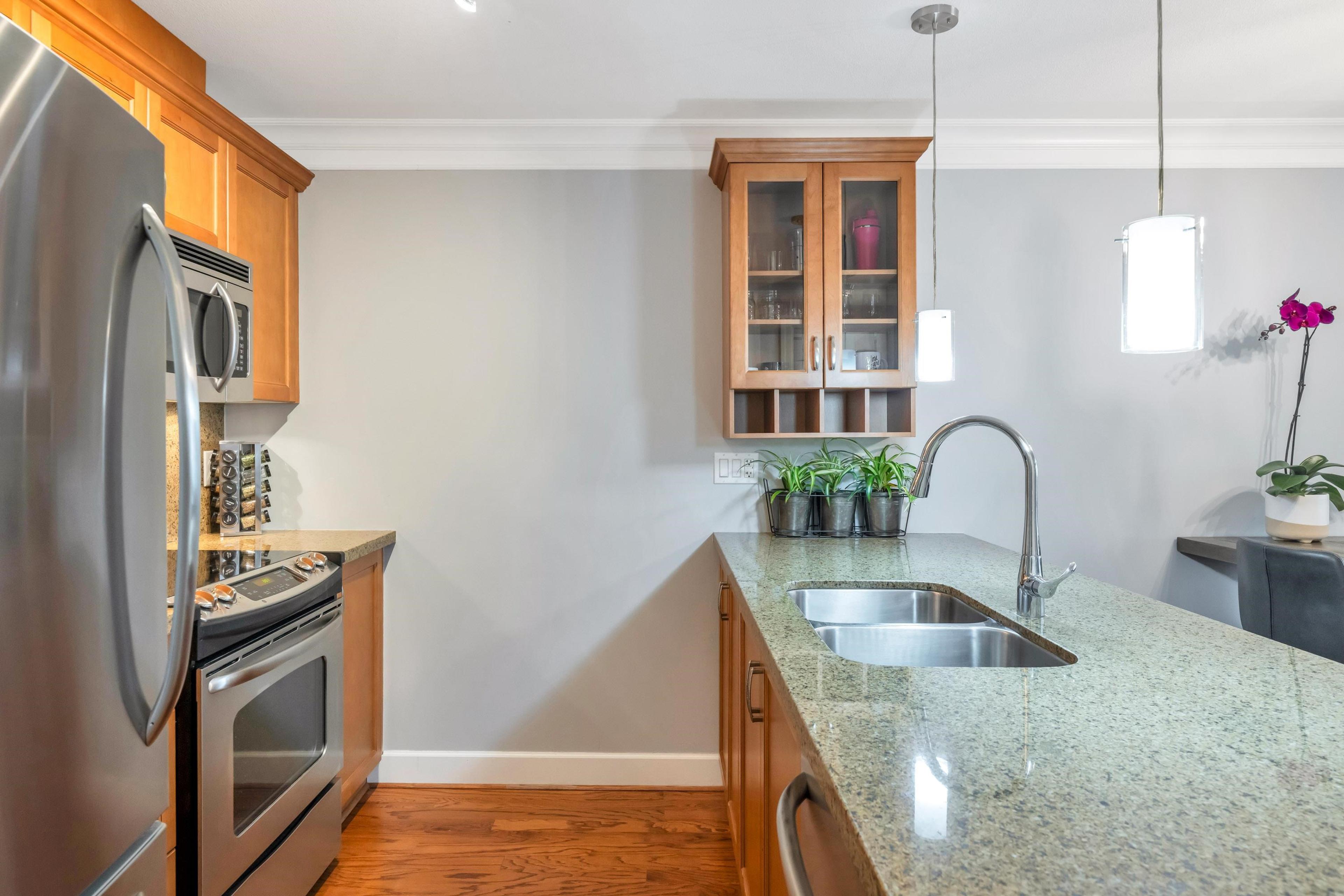 #206 15357 ROPER AVENUE - 14