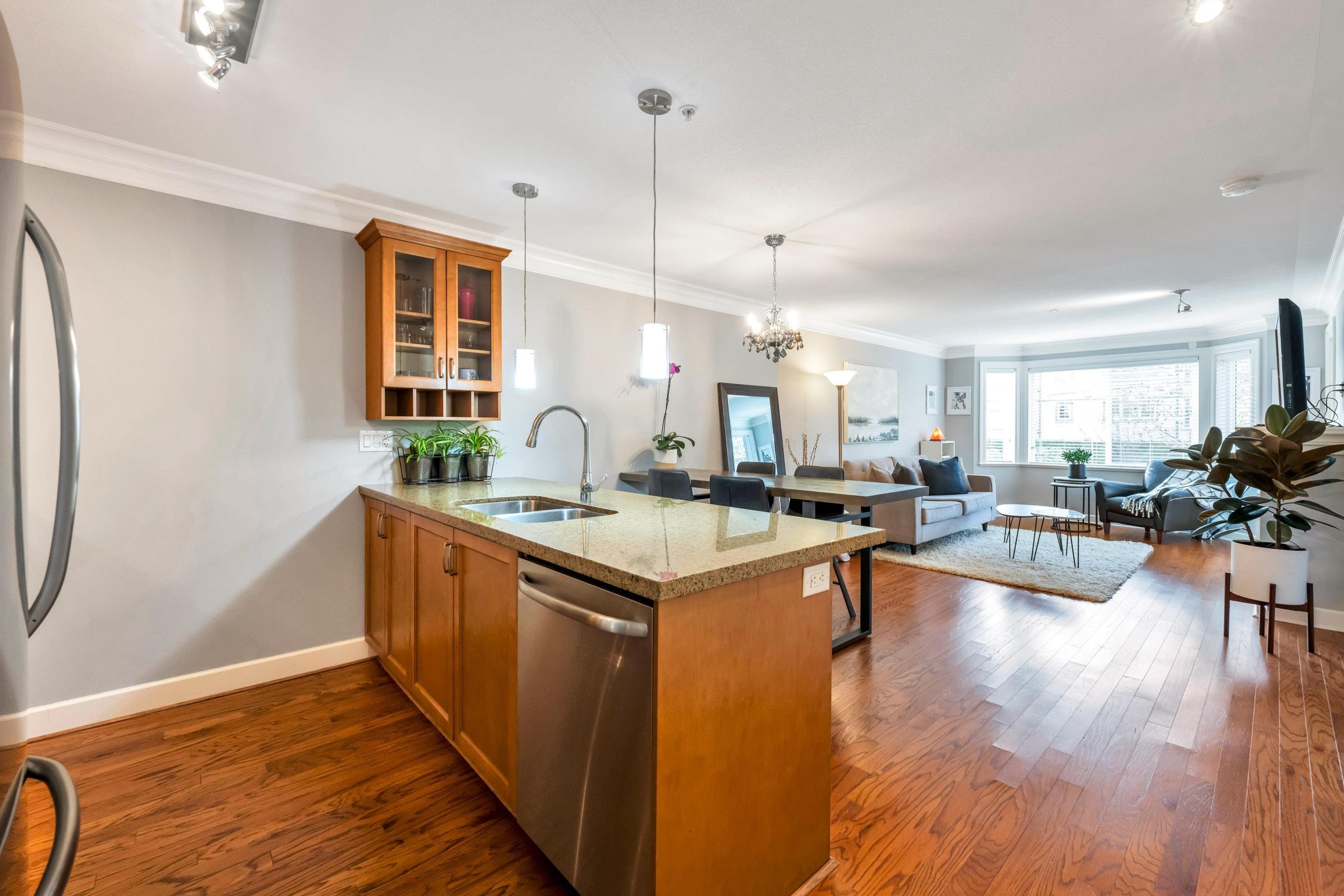 #206 15357 ROPER AVENUE - 15