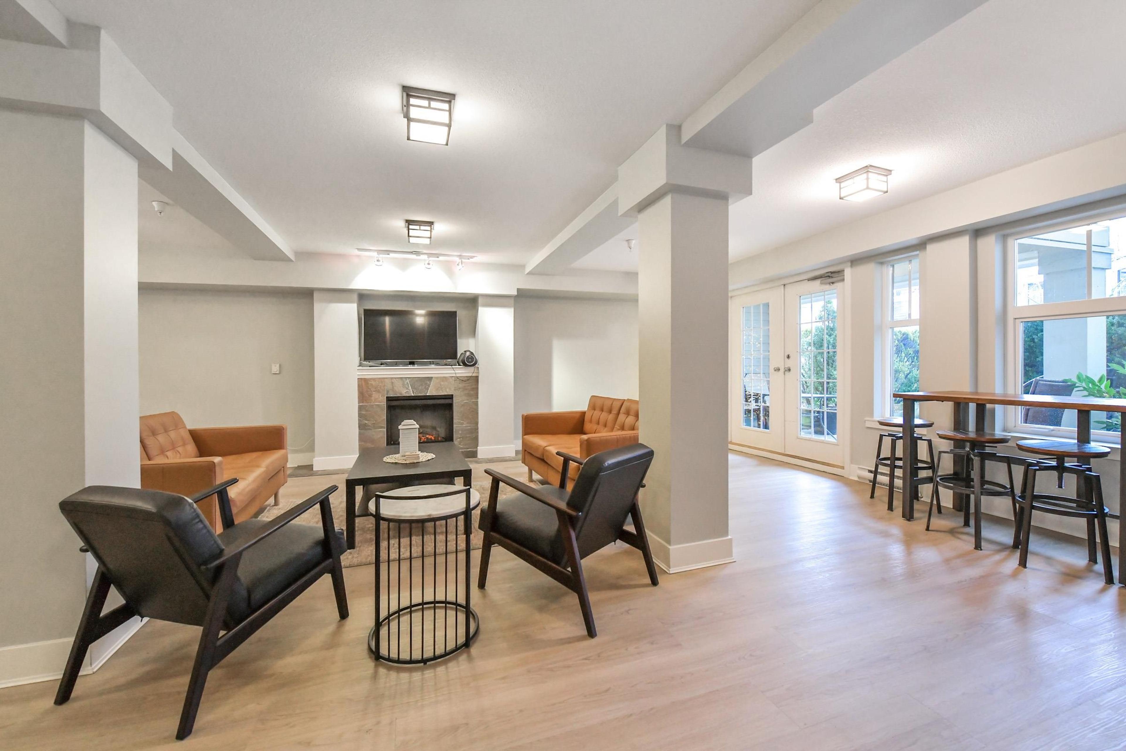 #203 15621 MARINE DRIVE - 19