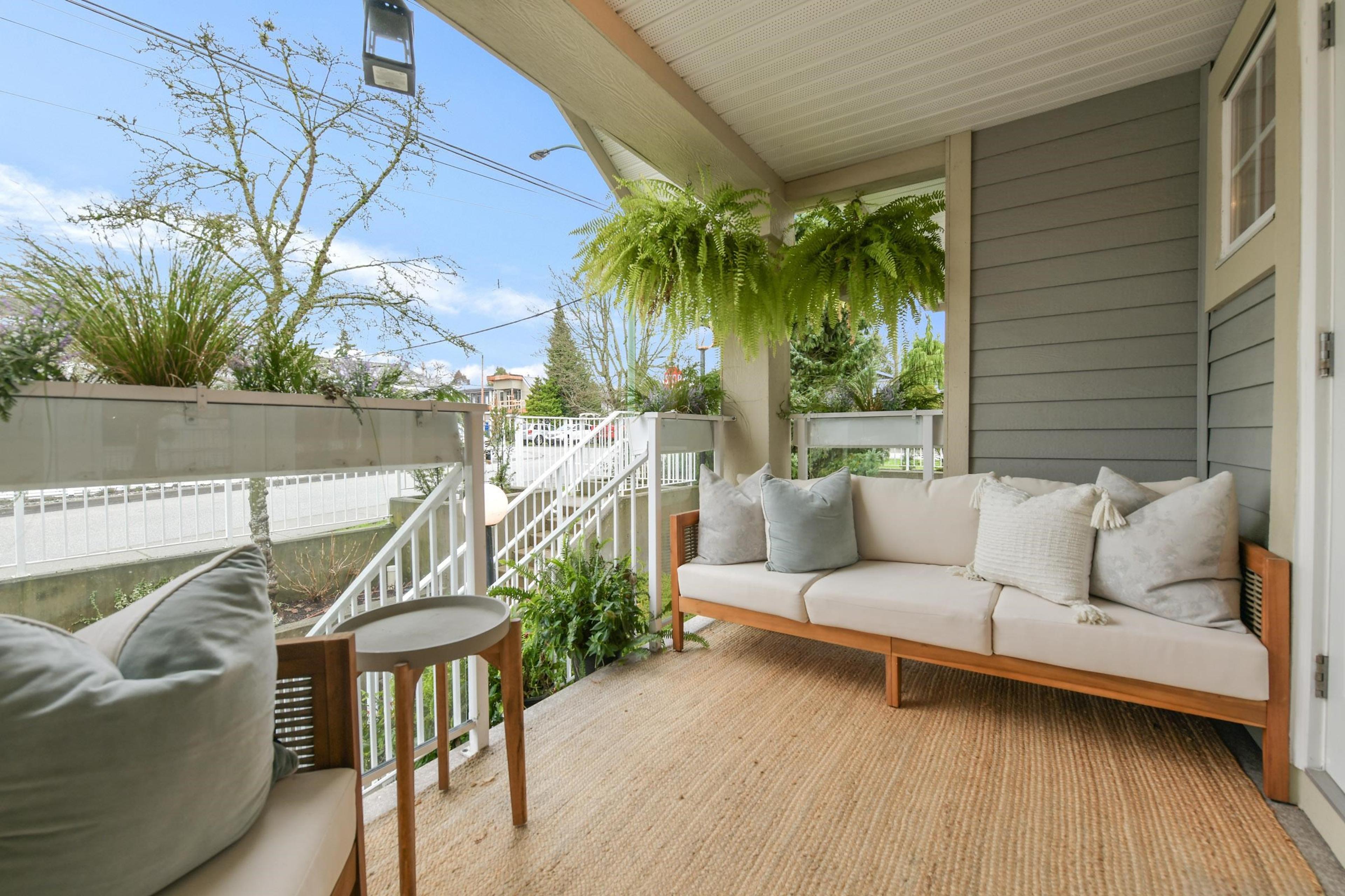 #203 15621 MARINE DRIVE - 4