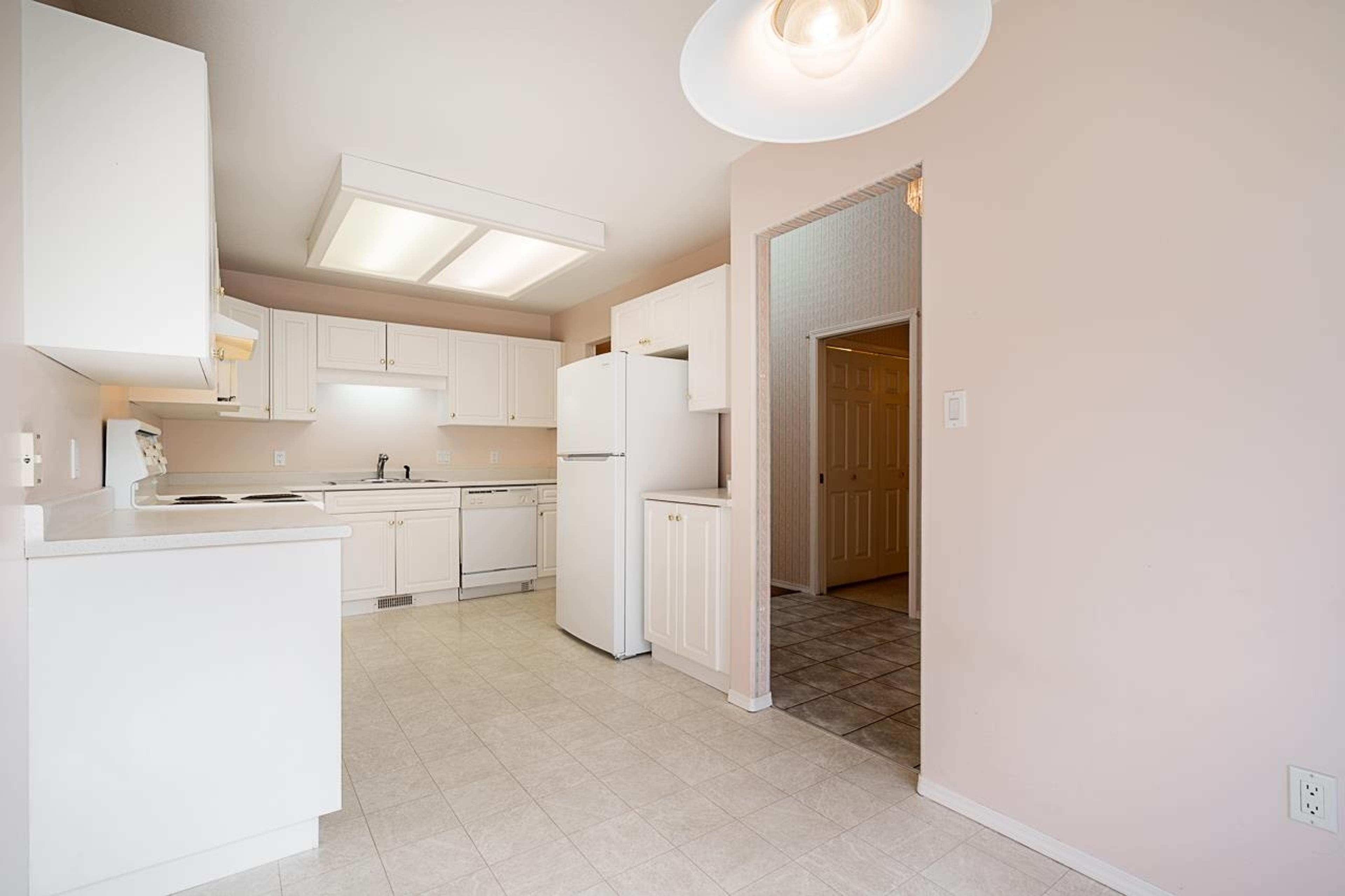 #6 659 DOUGLAS STREET - 9