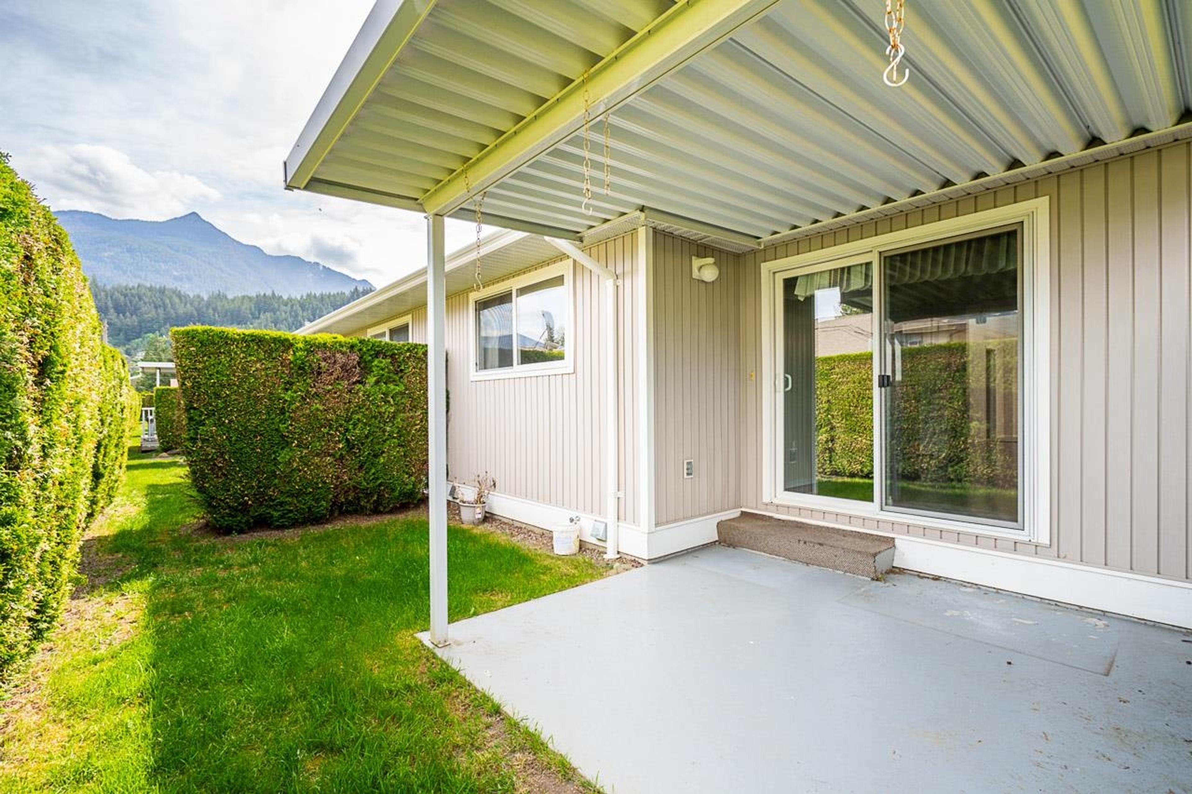 #6 659 DOUGLAS STREET - 24