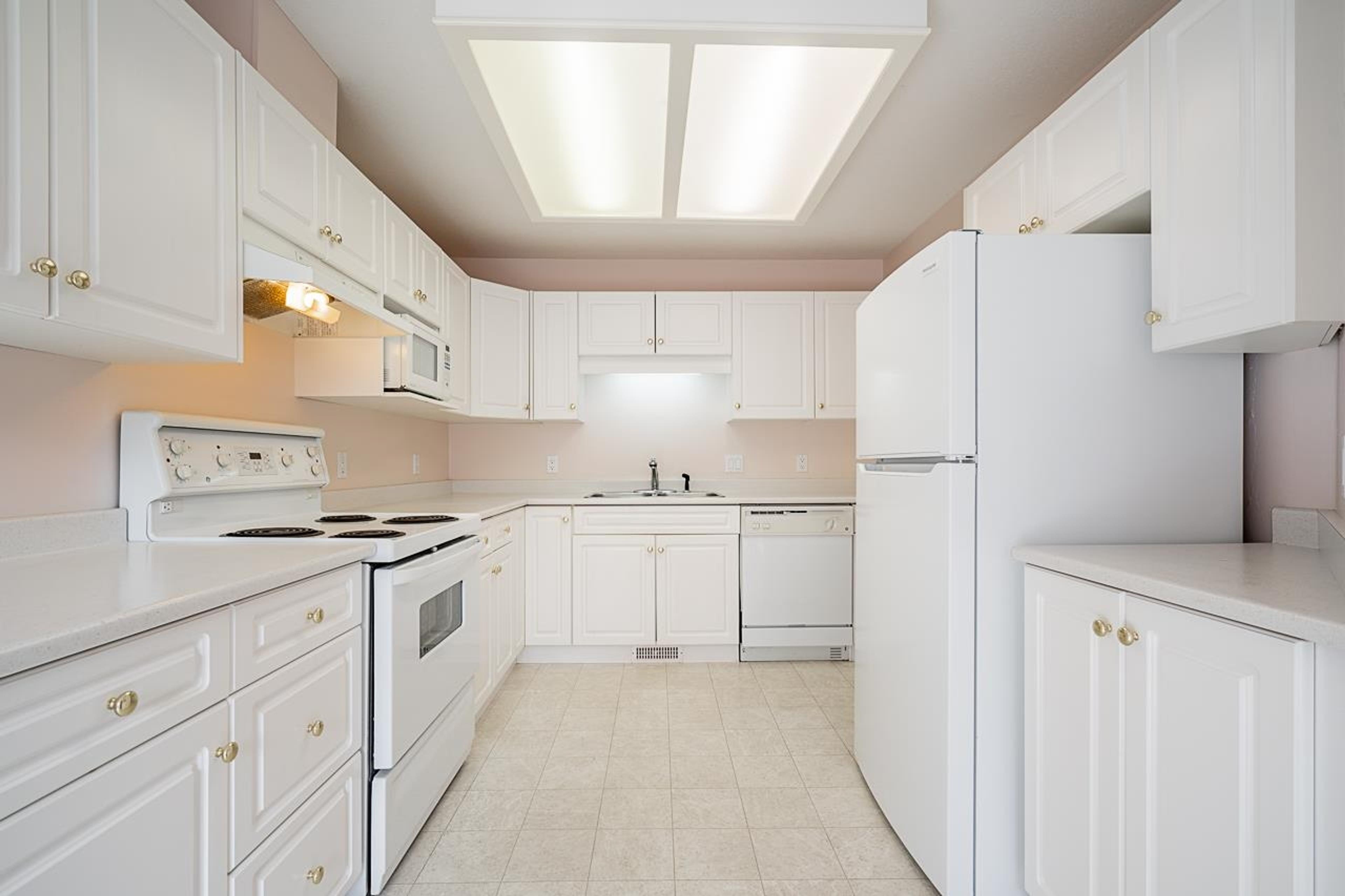 #6 659 DOUGLAS STREET - 10