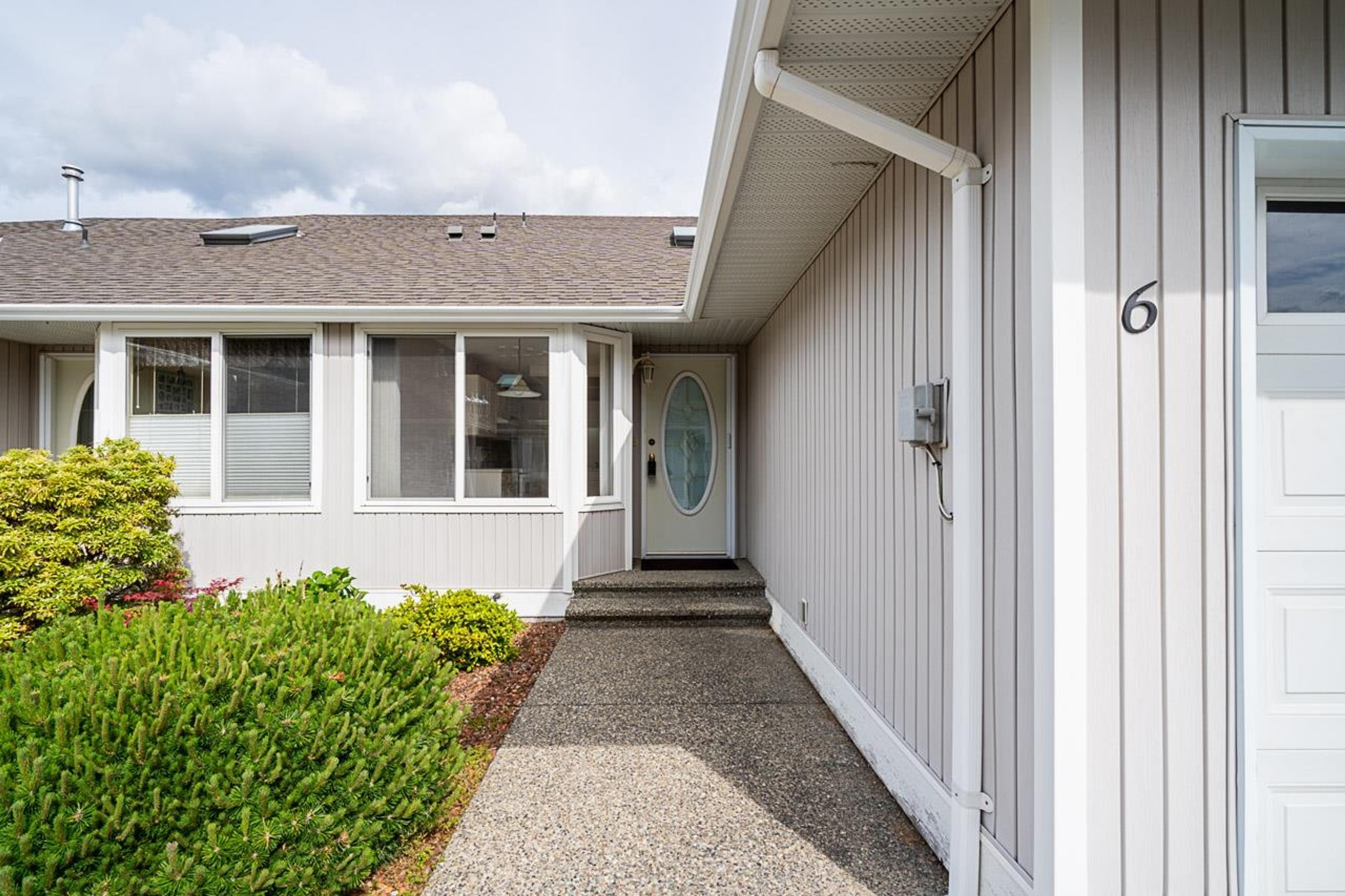 #6 659 DOUGLAS STREET - 29