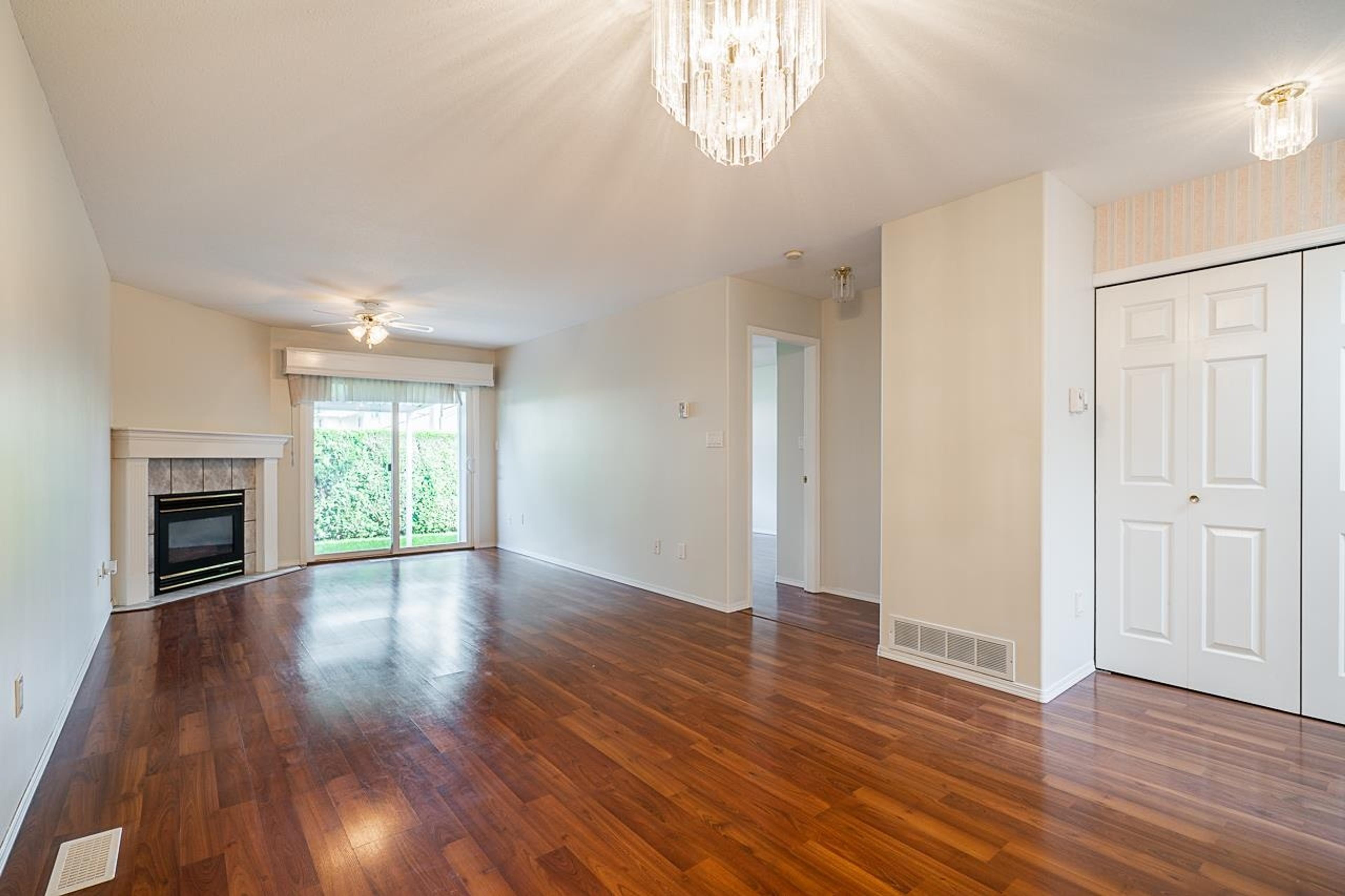 #6 659 DOUGLAS STREET - 4