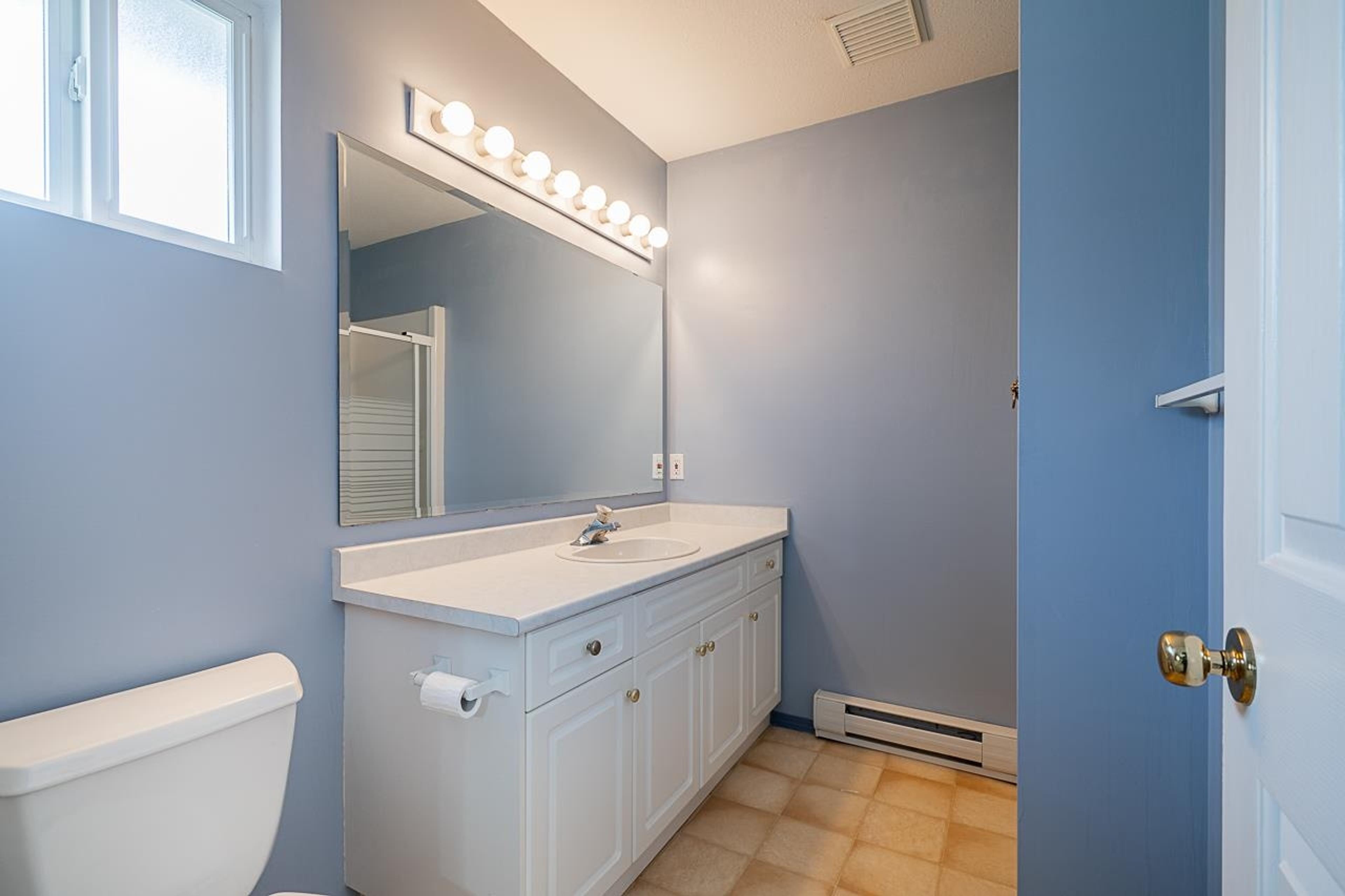 #6 659 DOUGLAS STREET - 21