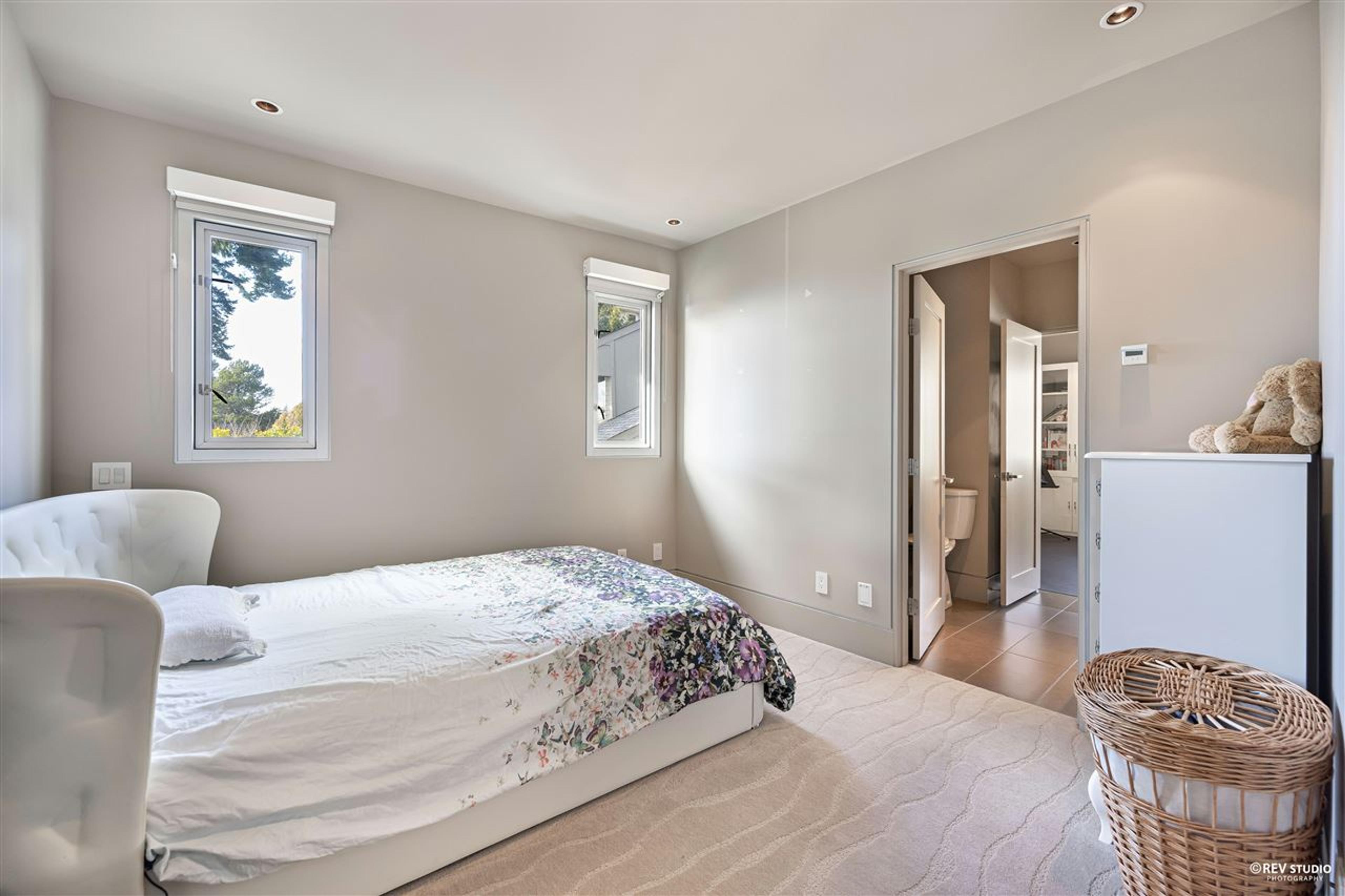 14523 MAGDALEN AVENUE - 21