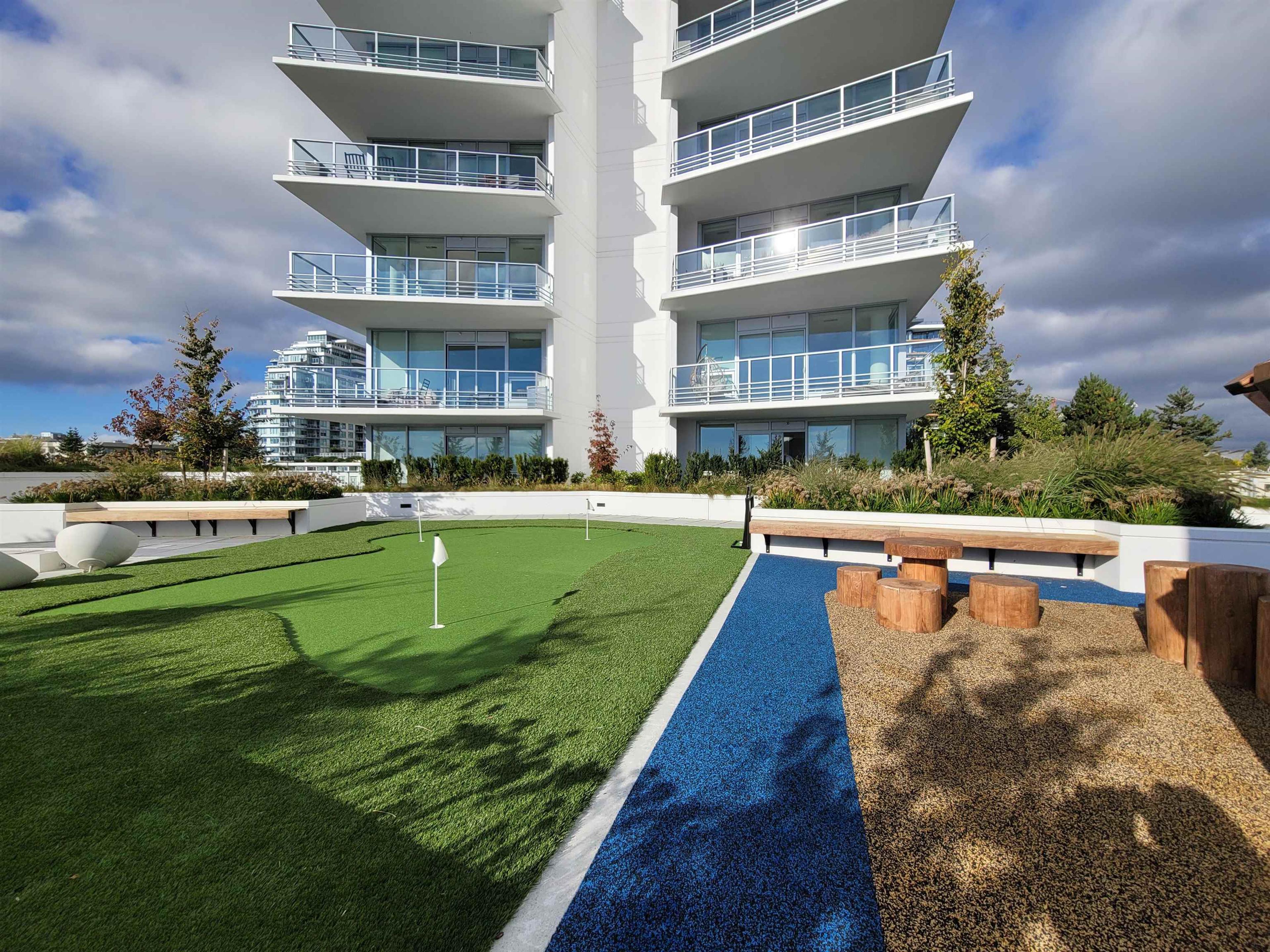 #705 1342 JOHNSTON ROAD - 27