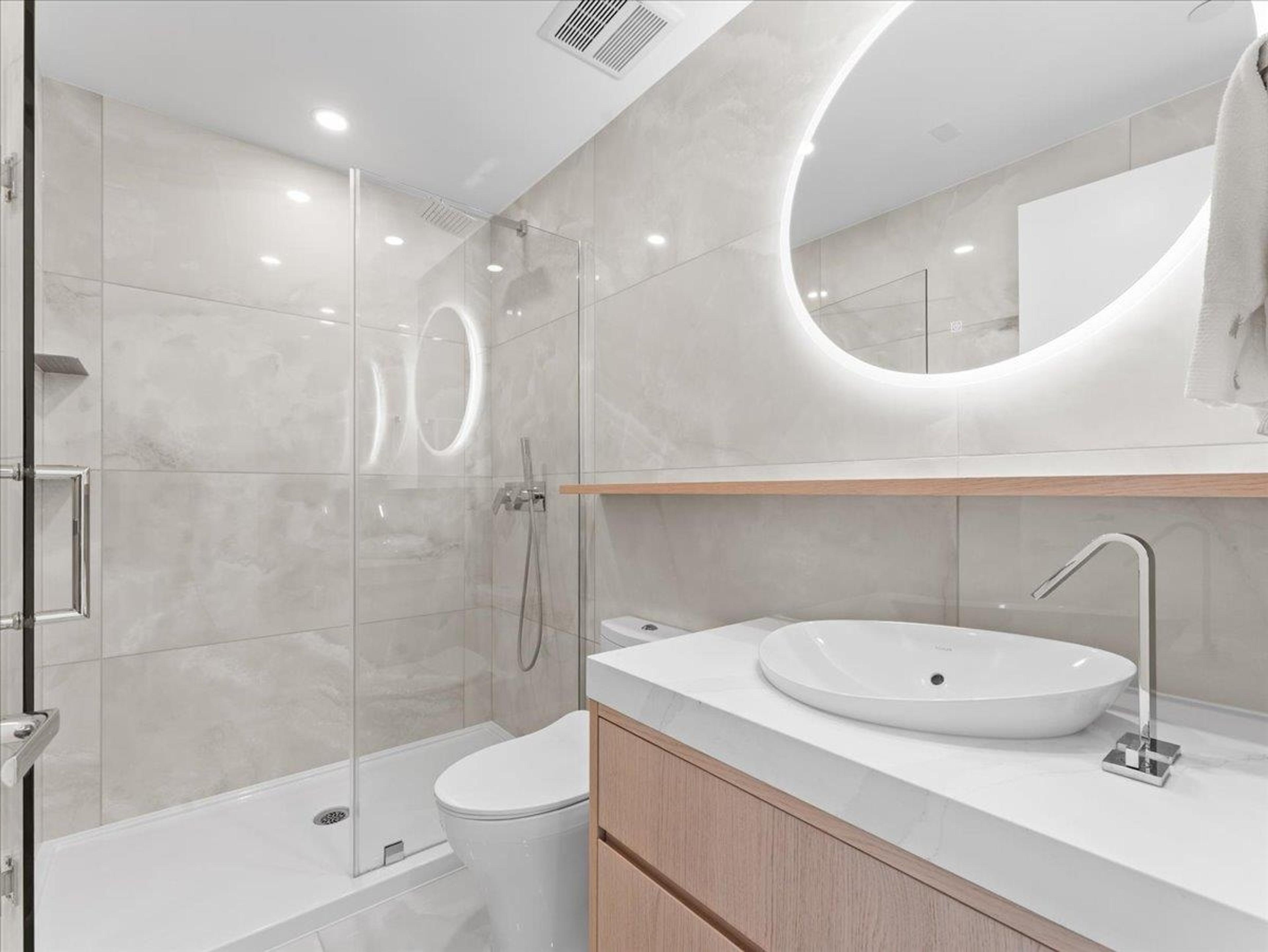 #705 1342 JOHNSTON ROAD - 13