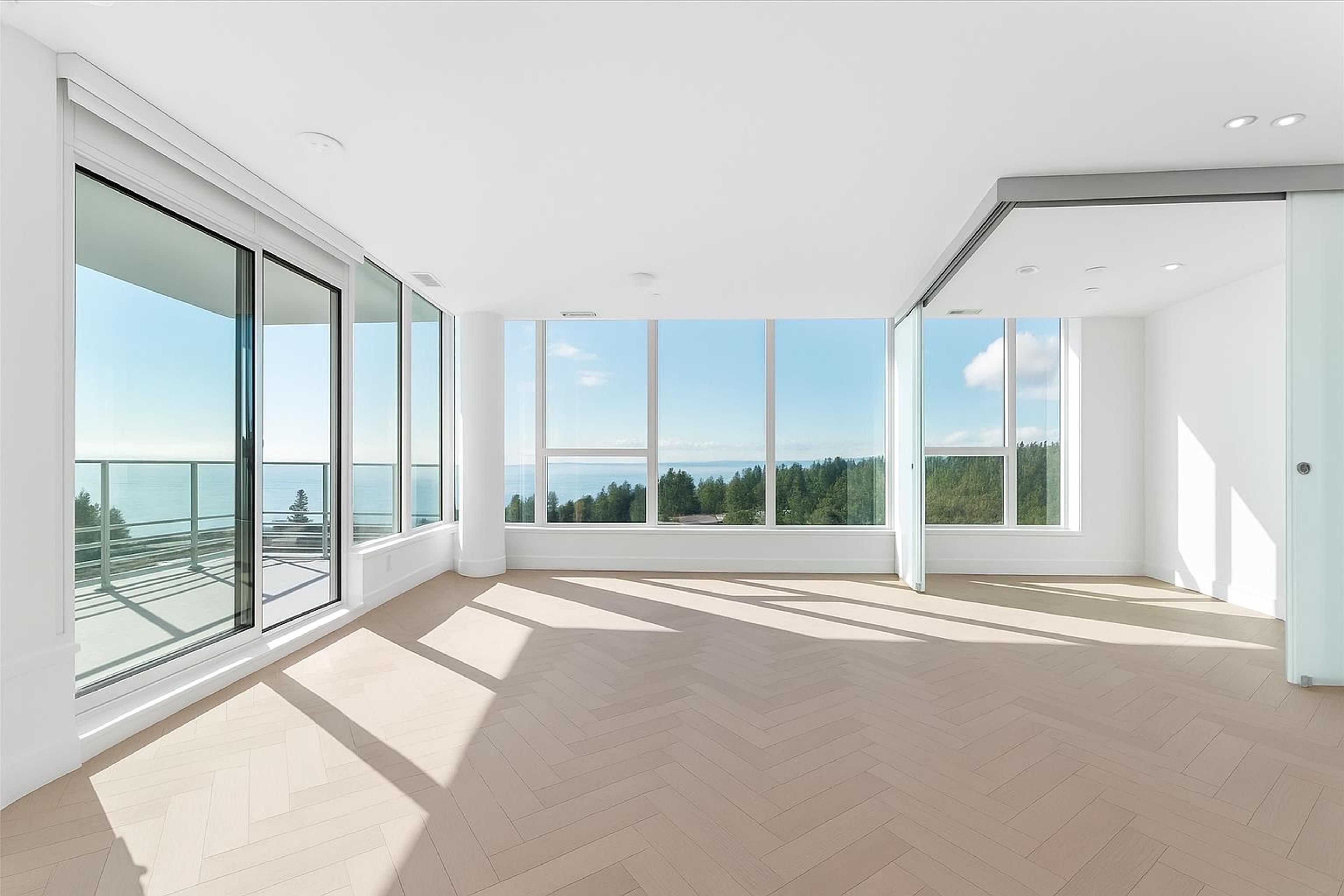 #705 1342 JOHNSTON ROAD - Image 3