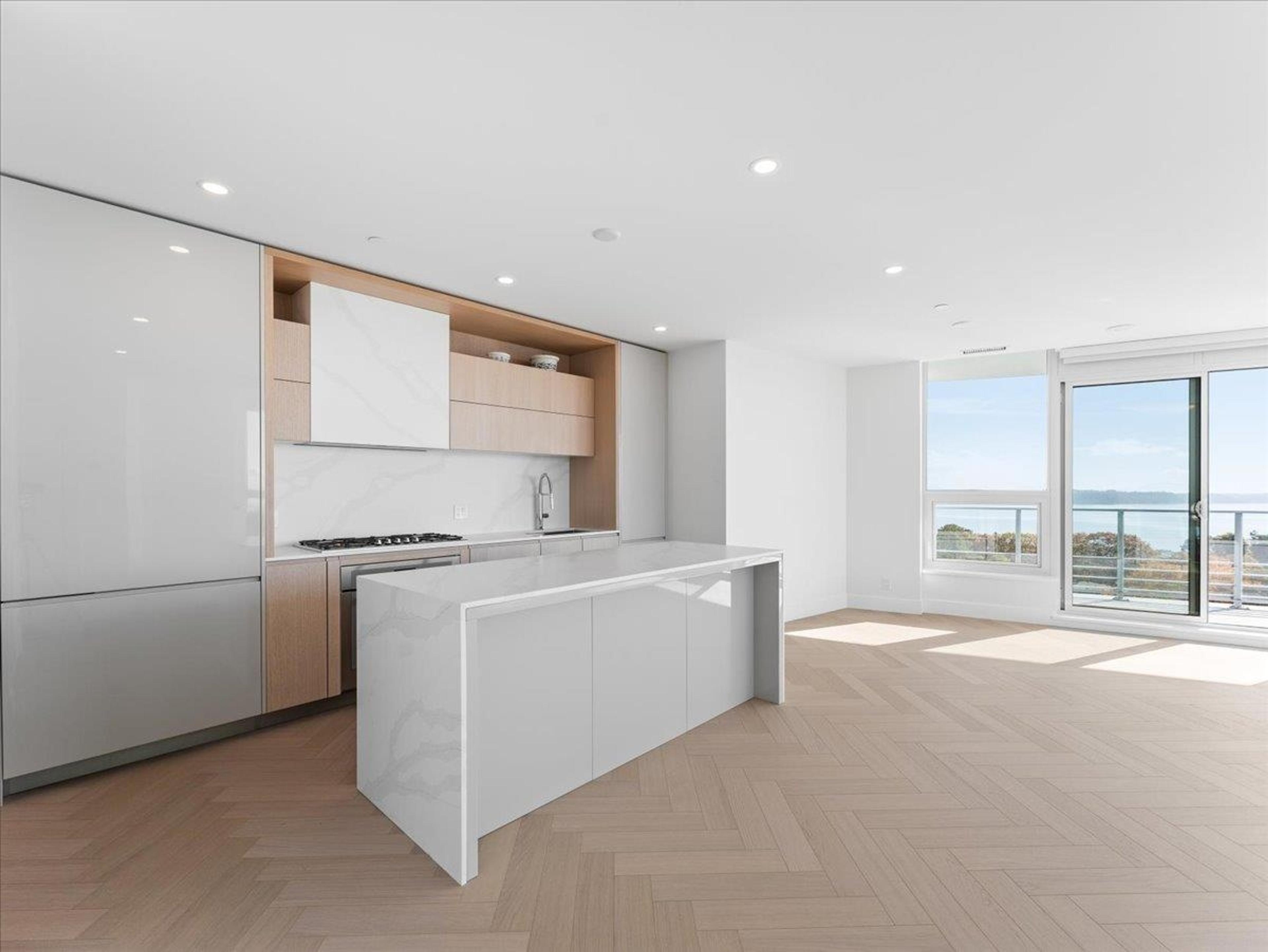 #705 1342 JOHNSTON ROAD - 8