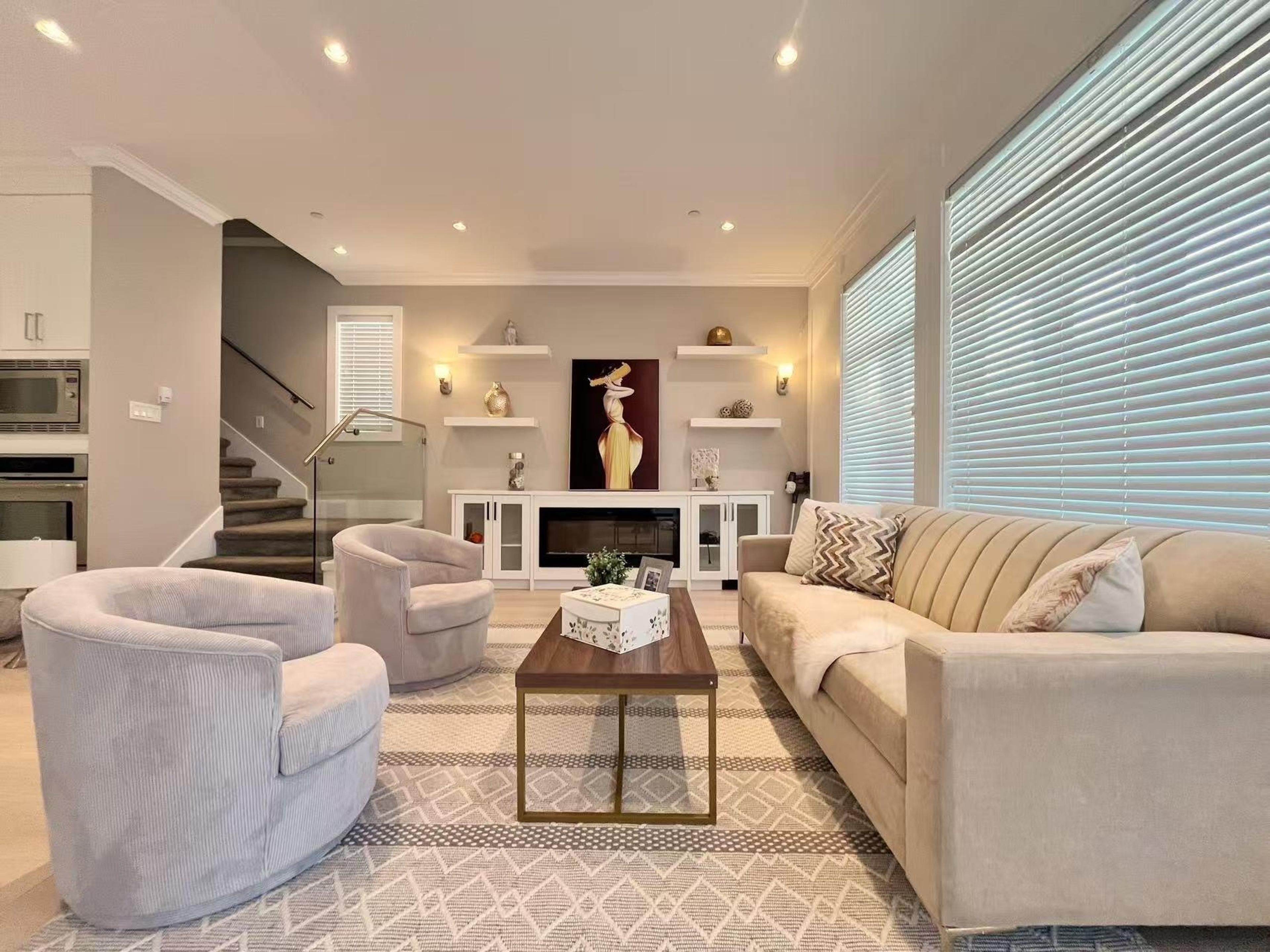 #3 1426 FINLAY STREET - Image 2