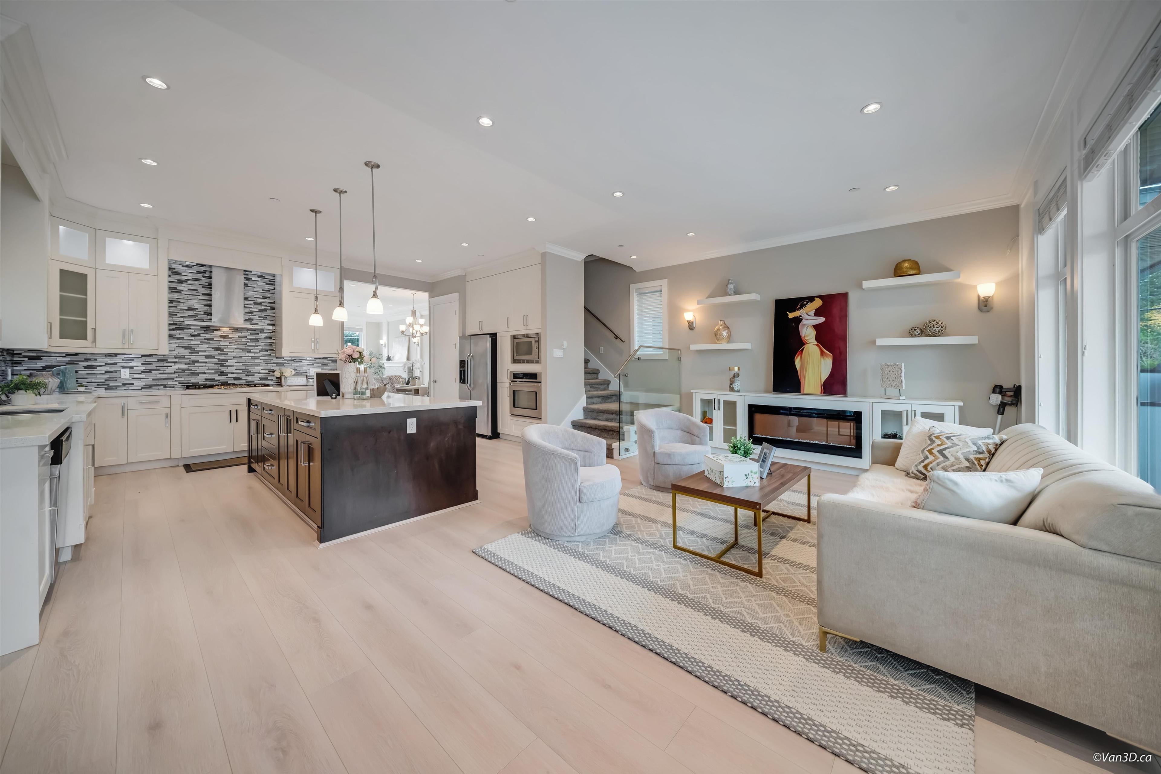 #3 1426 FINLAY STREET - Main Image