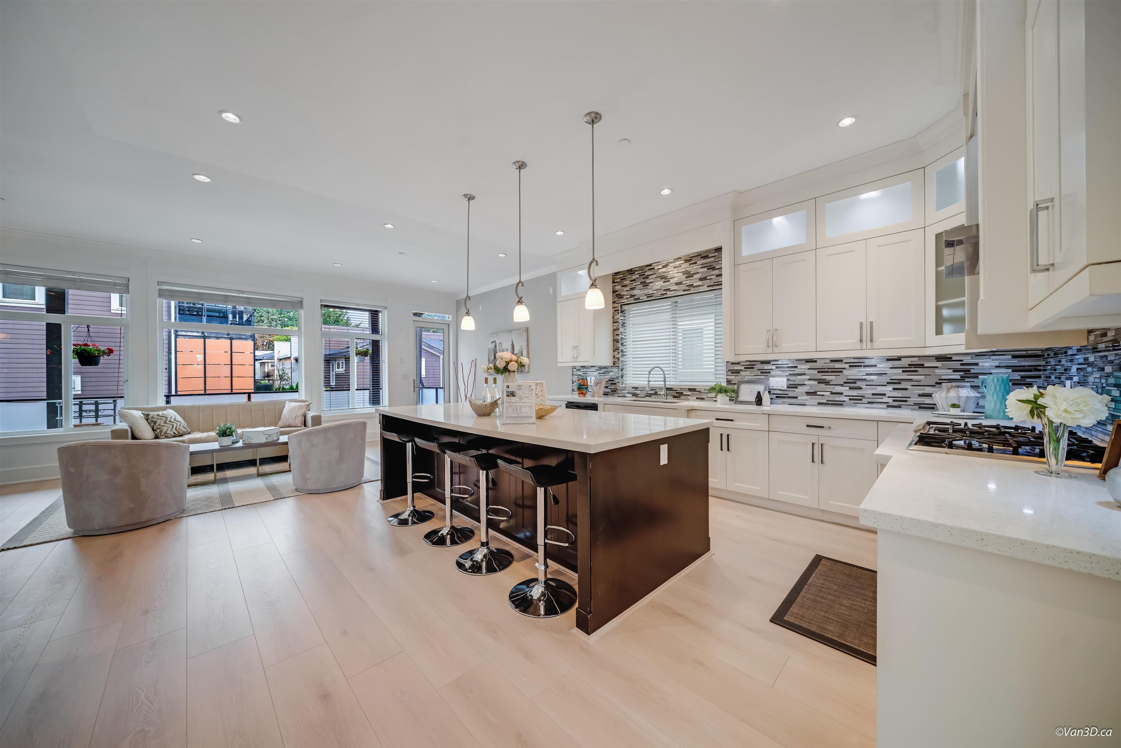 #3 1426 FINLAY STREET - 9