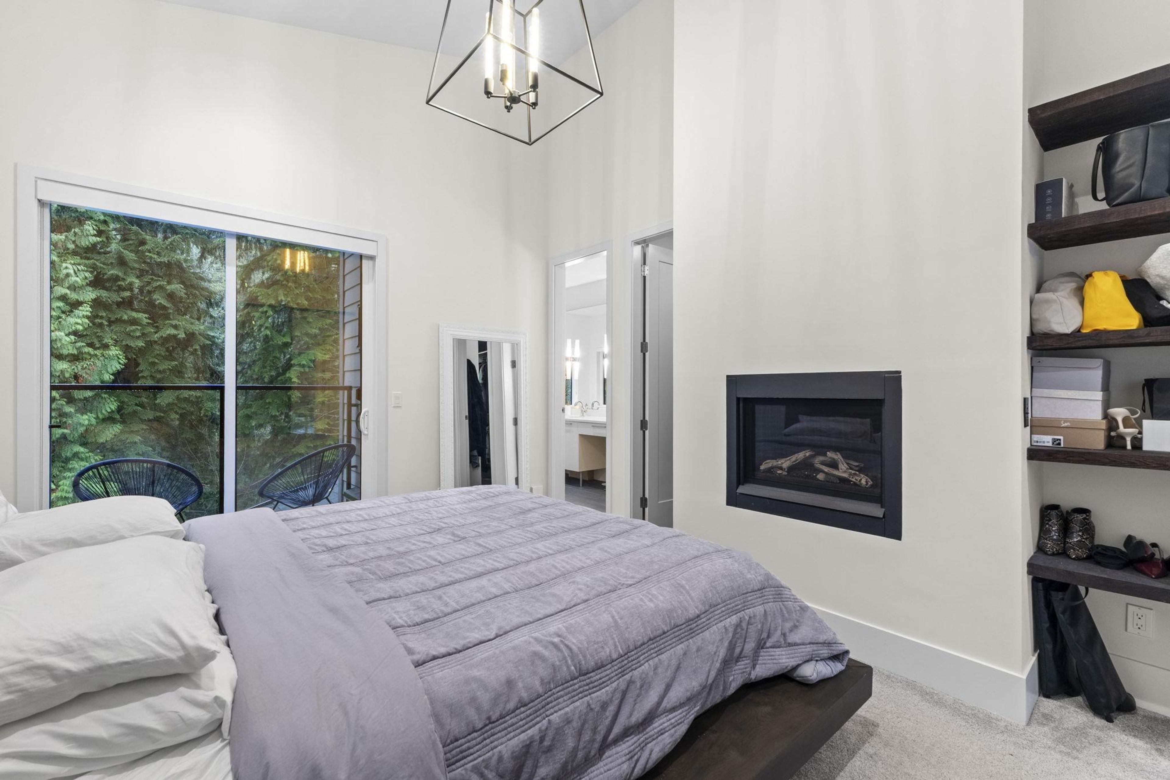 #22 3295 SUNNYSIDE ROAD - 13