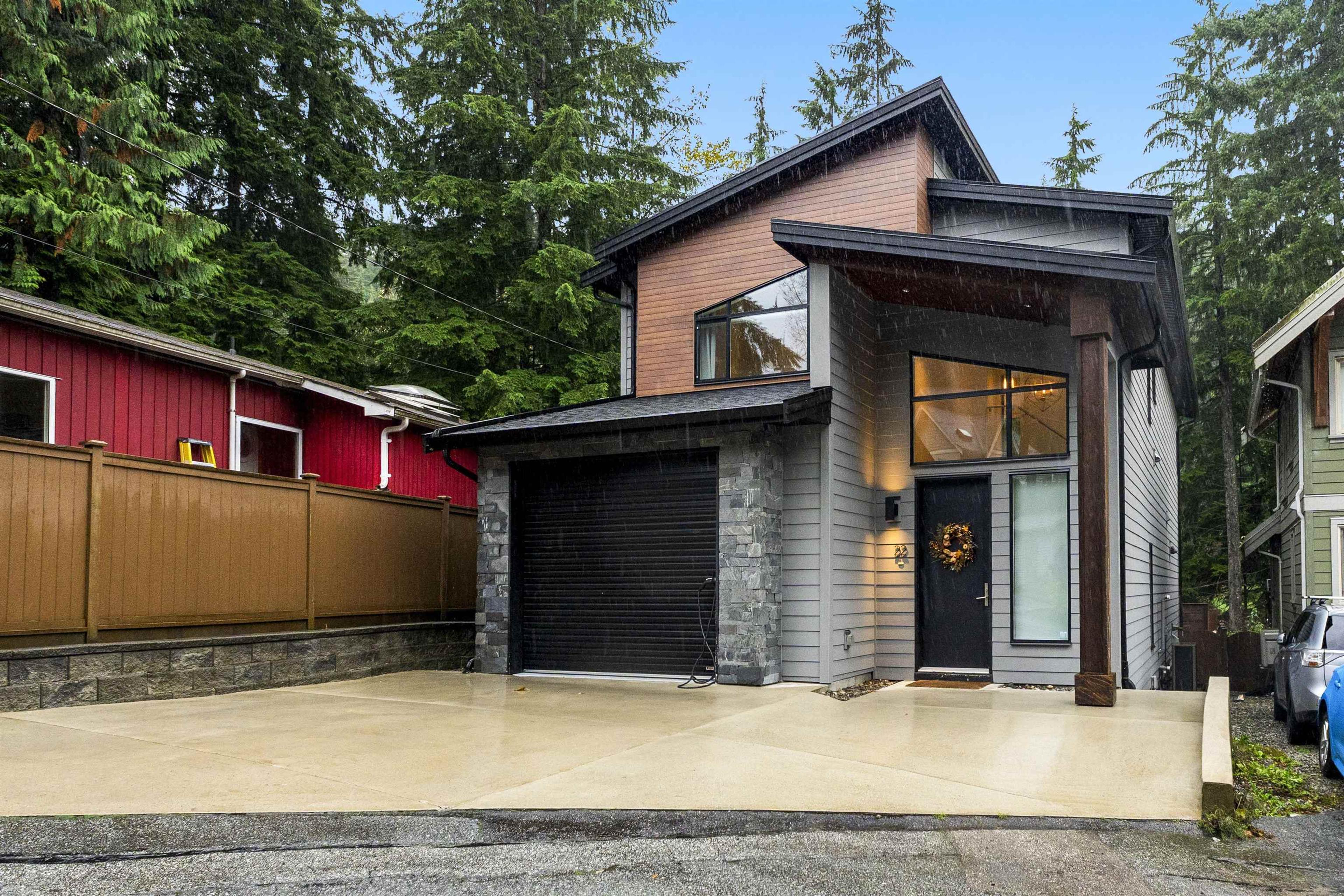 #22 3295 SUNNYSIDE ROAD - 38