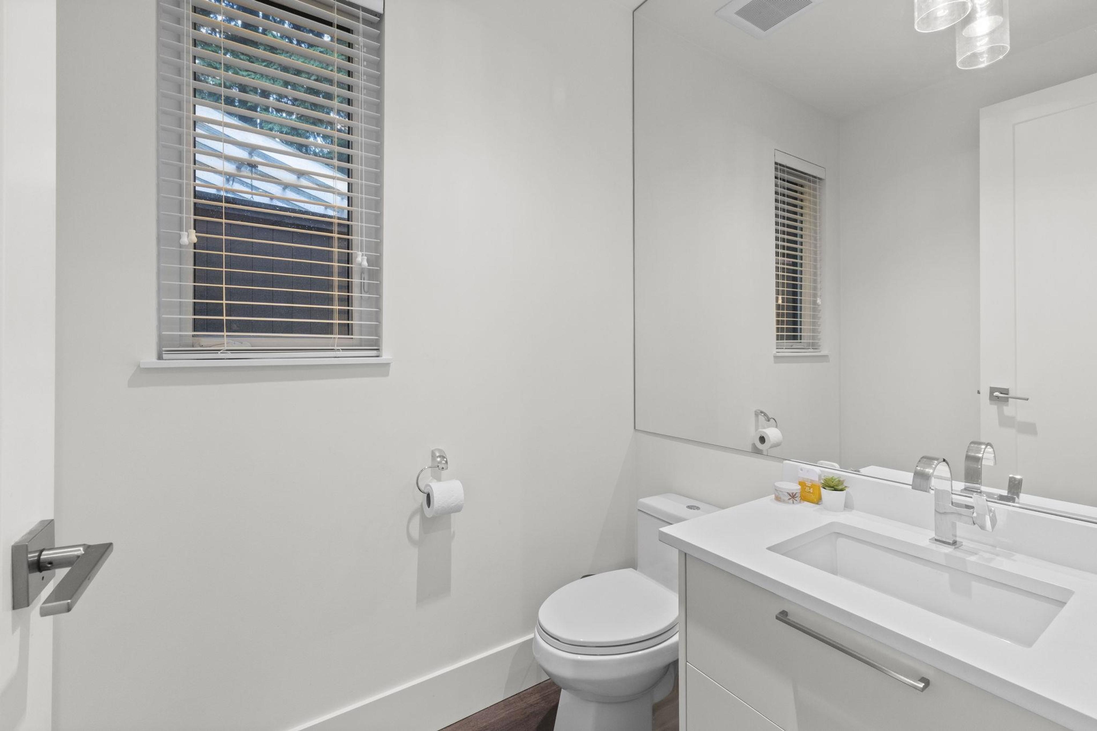 #22 3295 SUNNYSIDE ROAD - 10