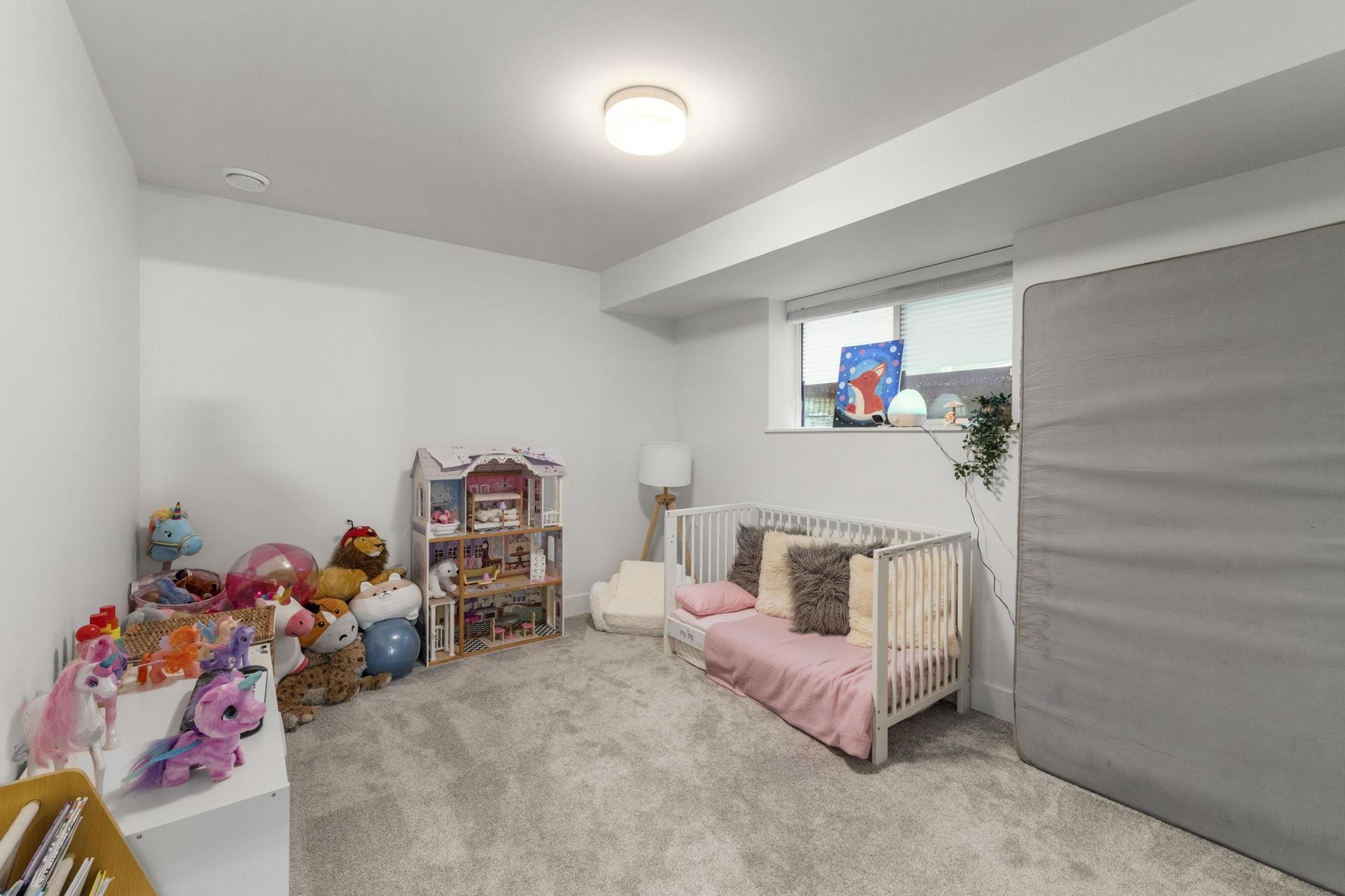 #22 3295 SUNNYSIDE ROAD - 31