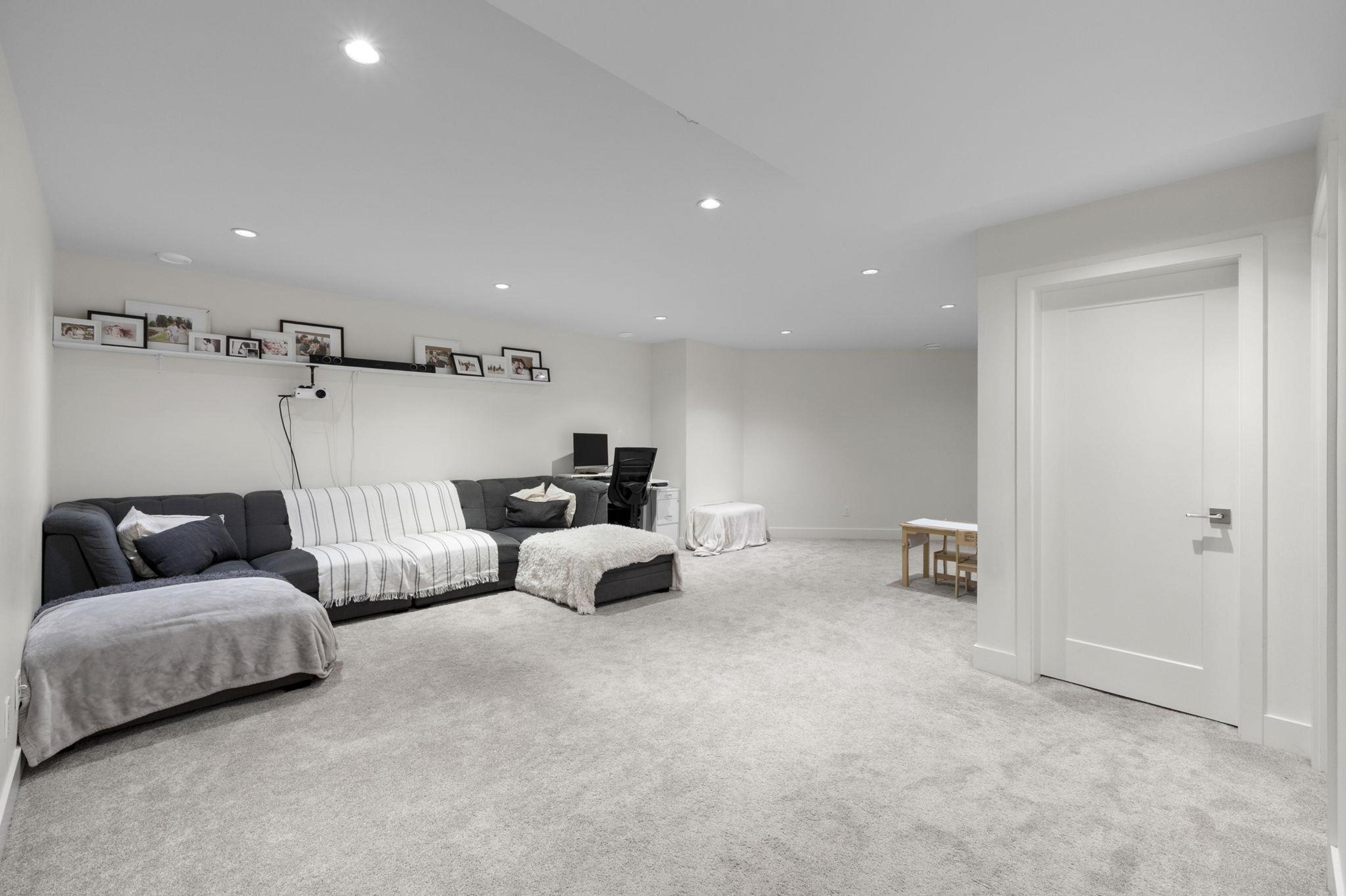 #22 3295 SUNNYSIDE ROAD - 25