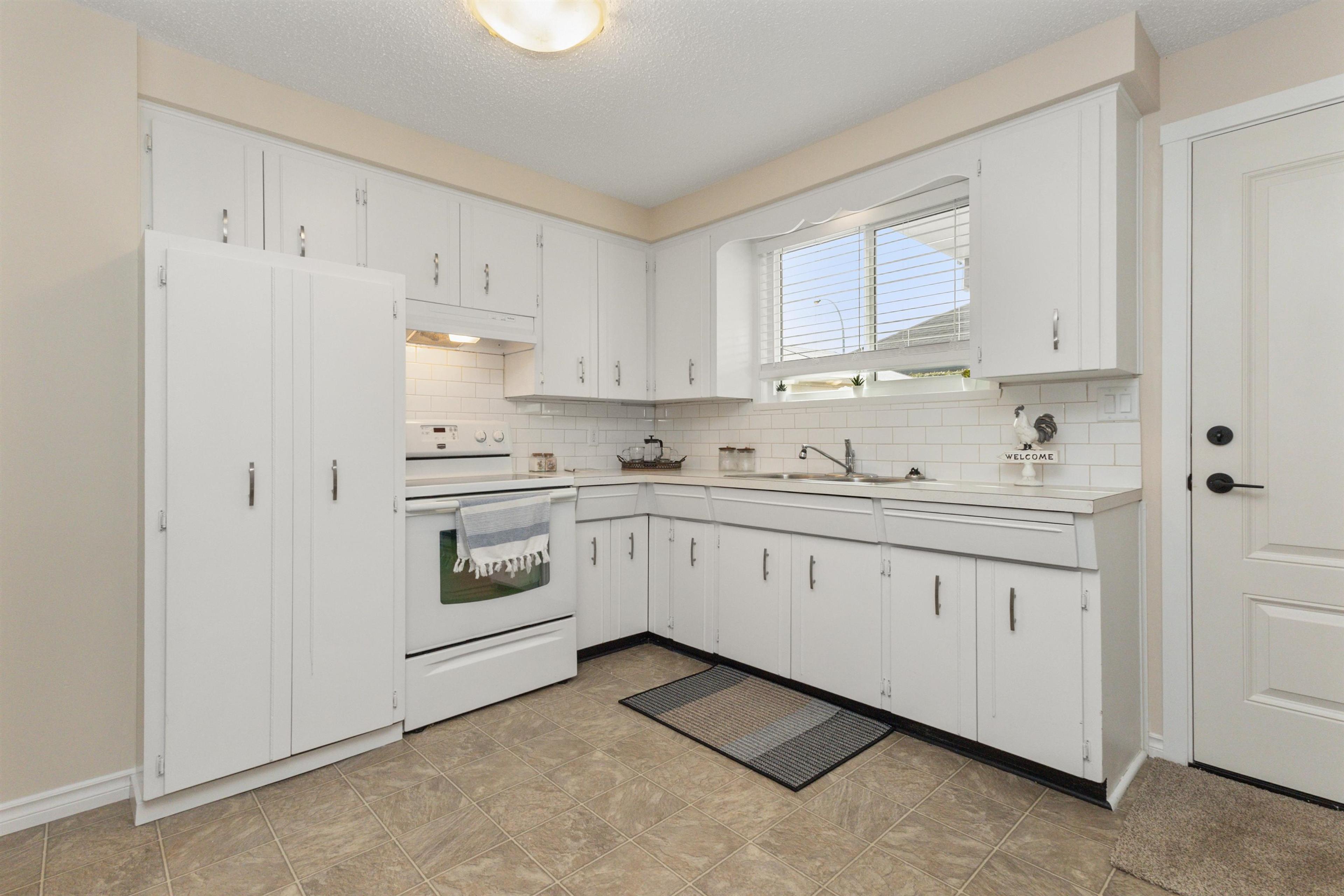 #13 1715 BEAMAN DRIVE - 12