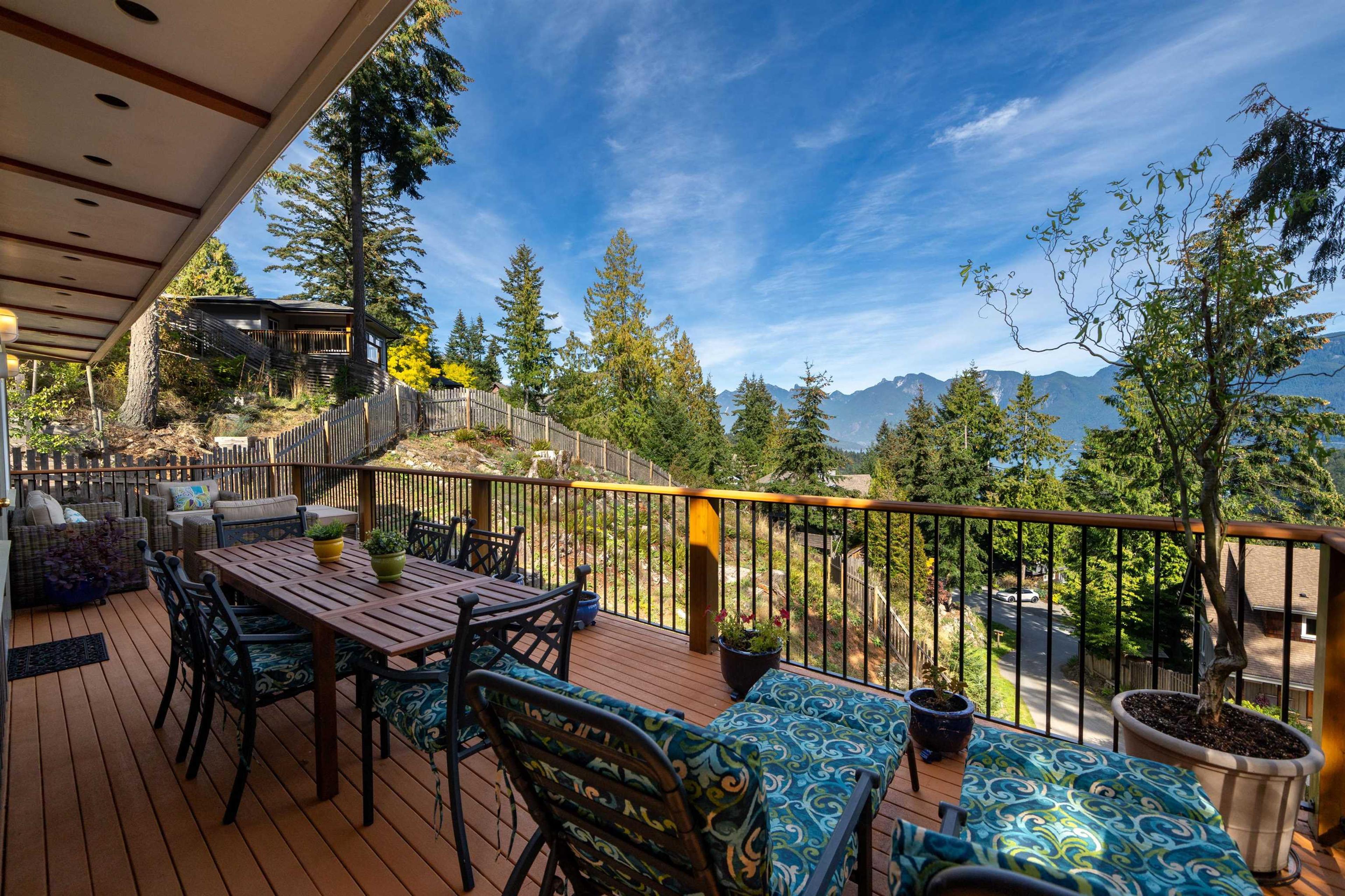 947 VILLAGE DRIVE - 27