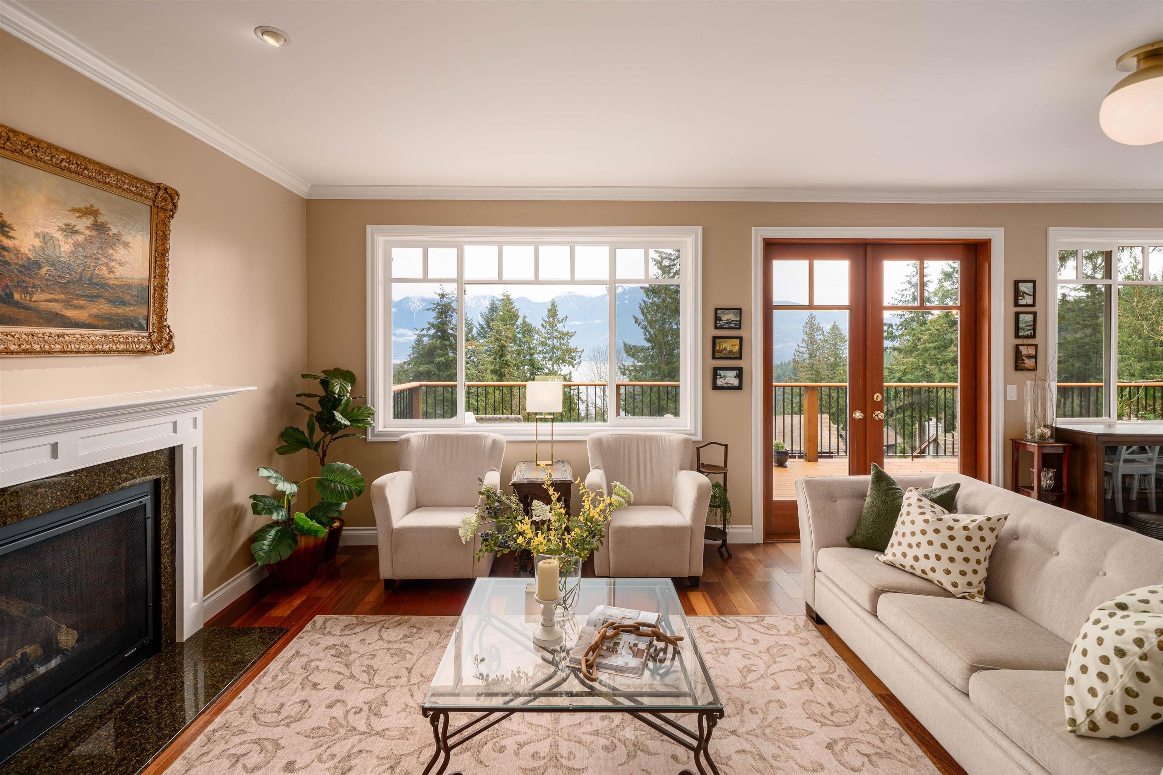 947 VILLAGE DRIVE - Image 2