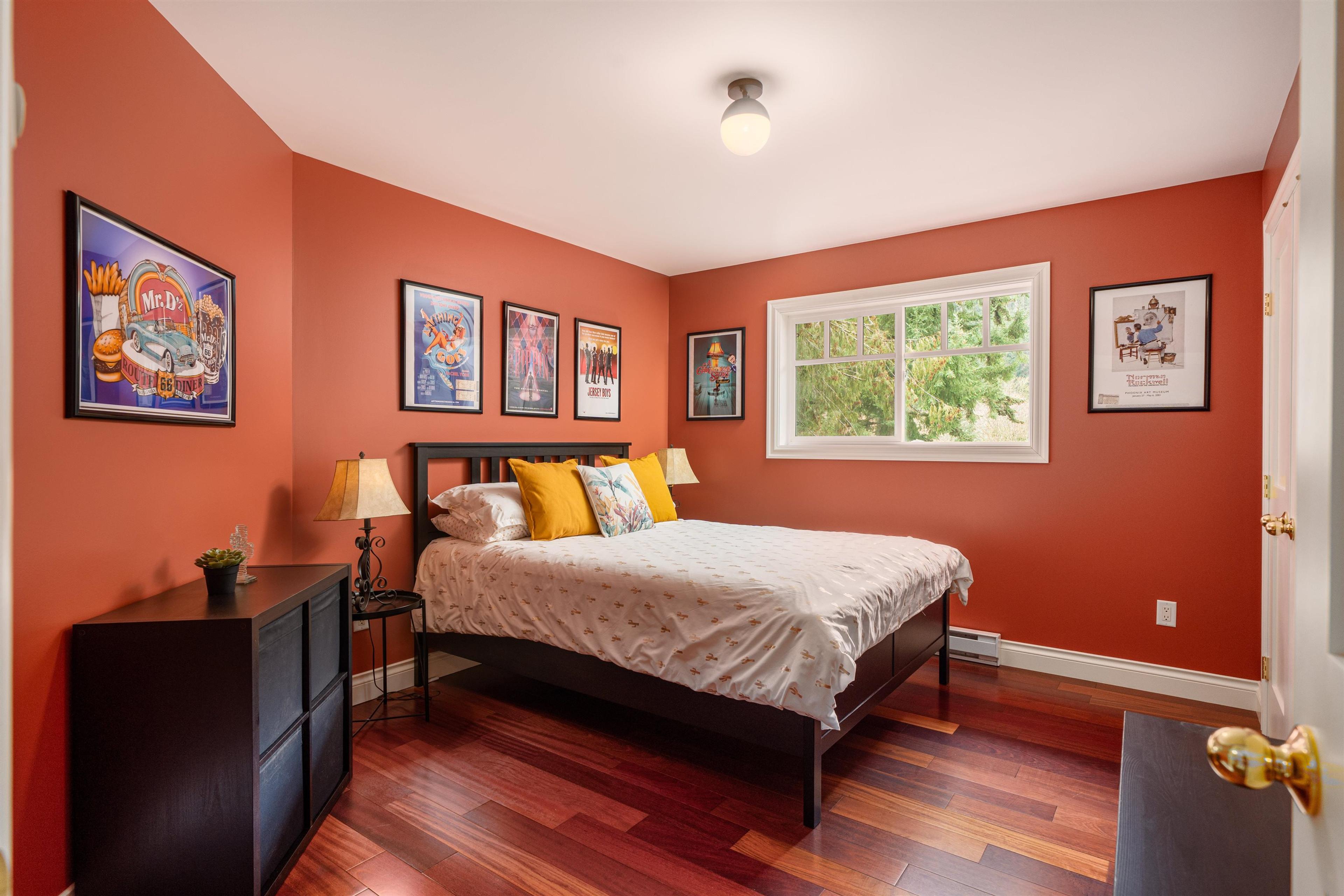 947 VILLAGE DRIVE - 17