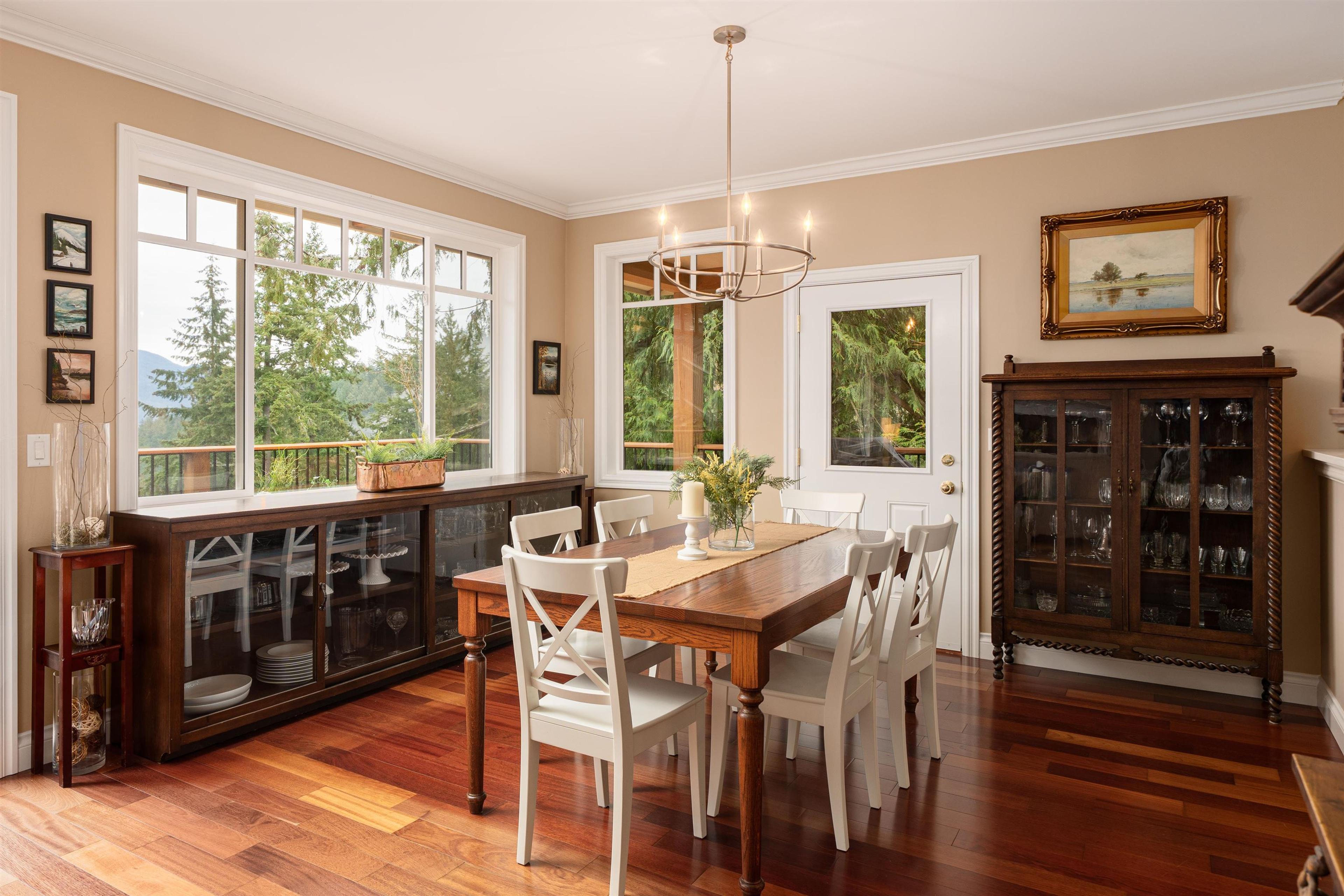 947 VILLAGE DRIVE - 5